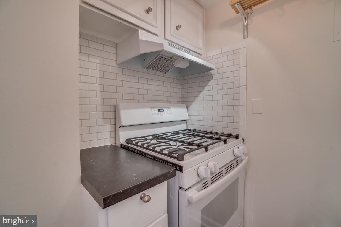 HORIZON HOUSE - Residential Lease