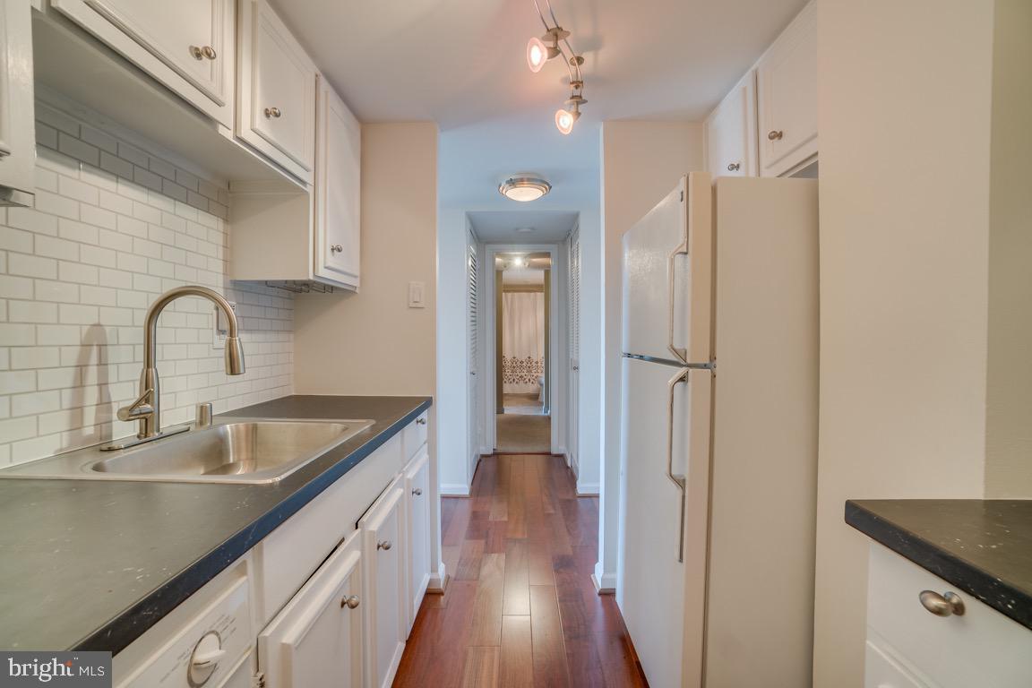 HORIZON HOUSE - Residential Lease