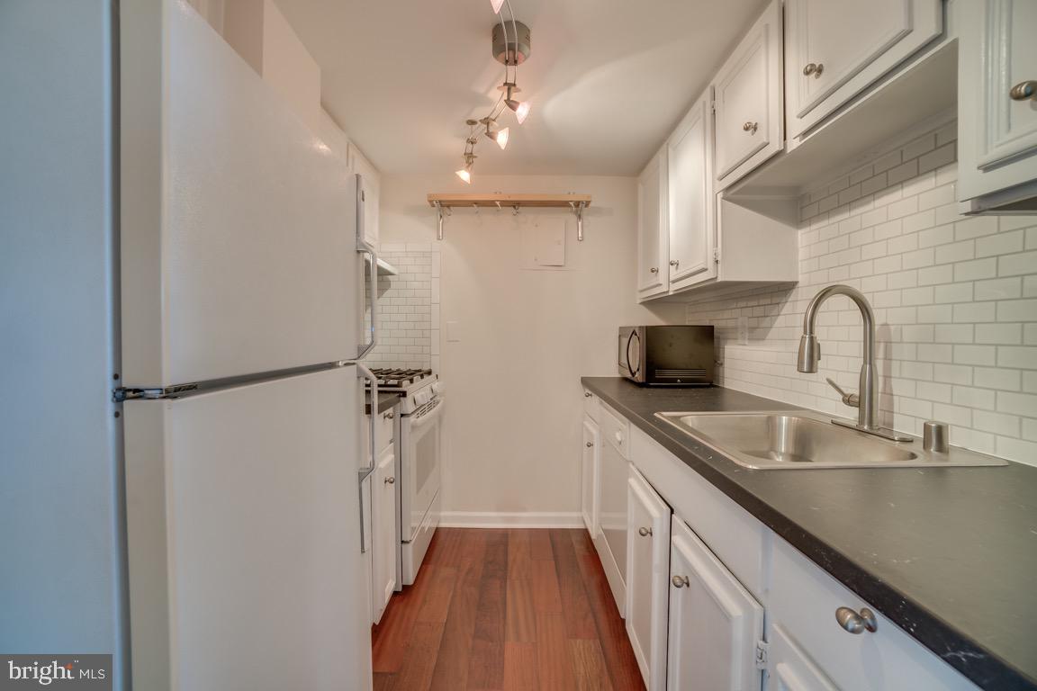 HORIZON HOUSE - Residential Lease