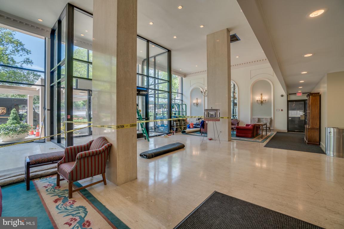 HORIZON HOUSE - Residential Lease