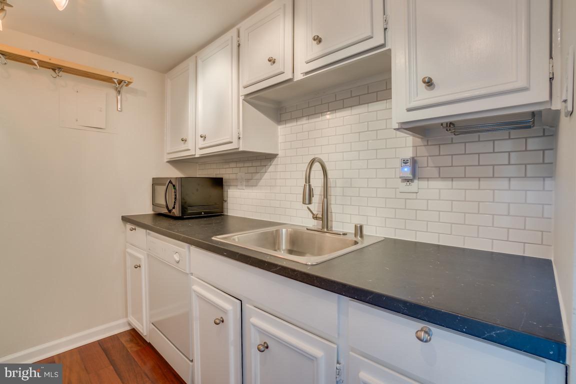 HORIZON HOUSE - Residential Lease