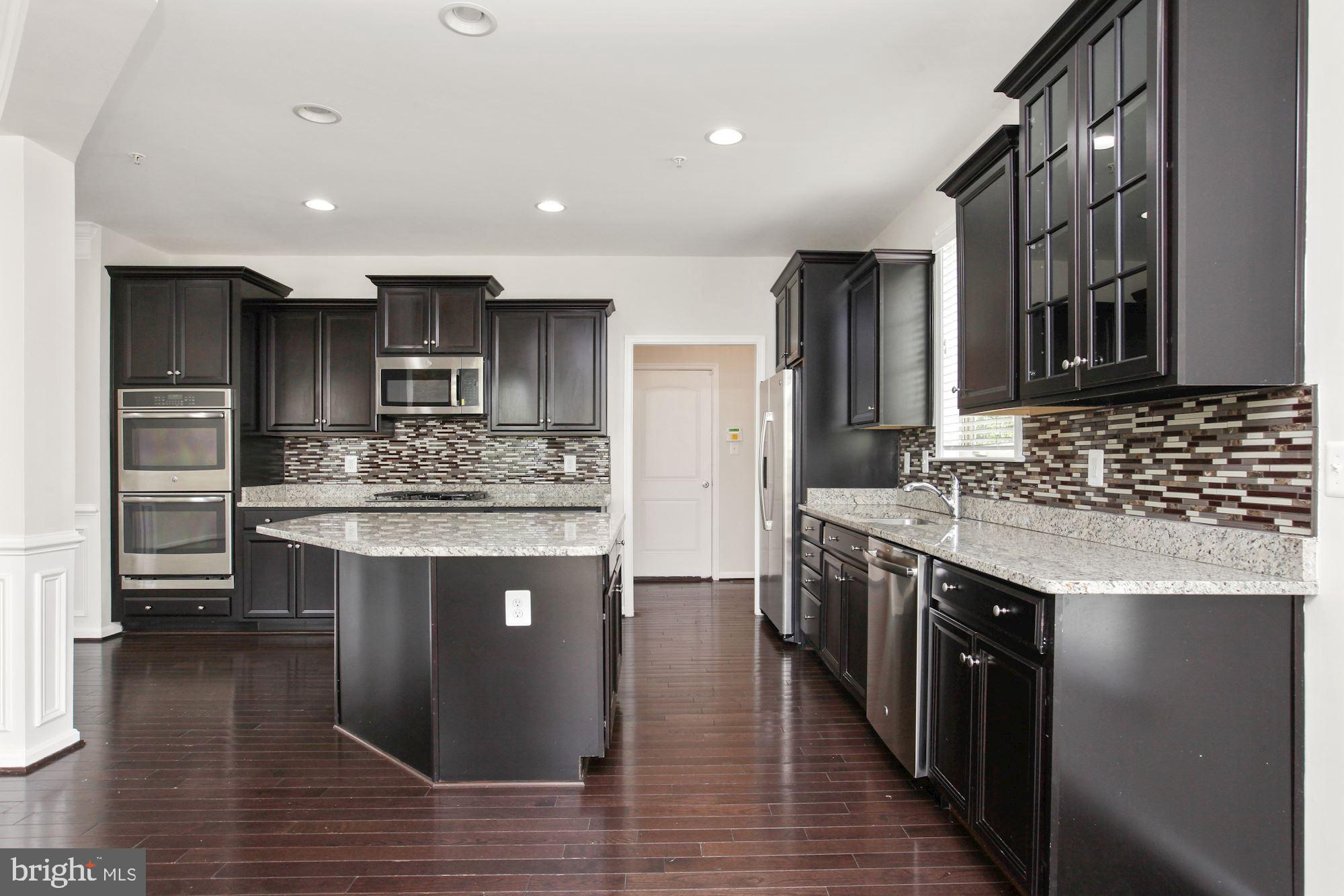 WOODMORE TOWNE CENTRE - Residential