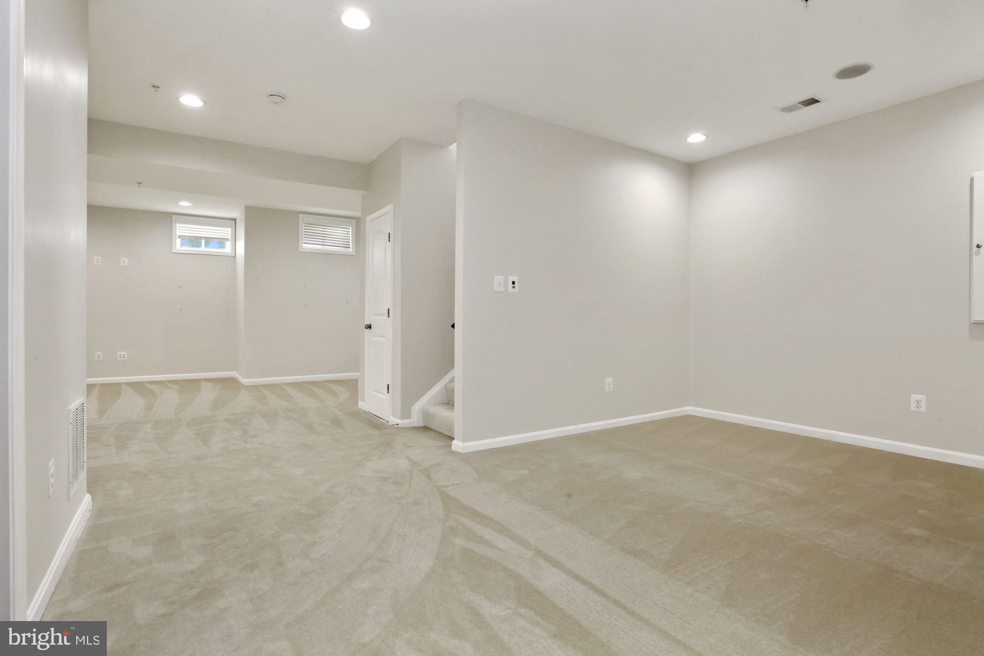 WOODMORE TOWNE CENTRE - Residential