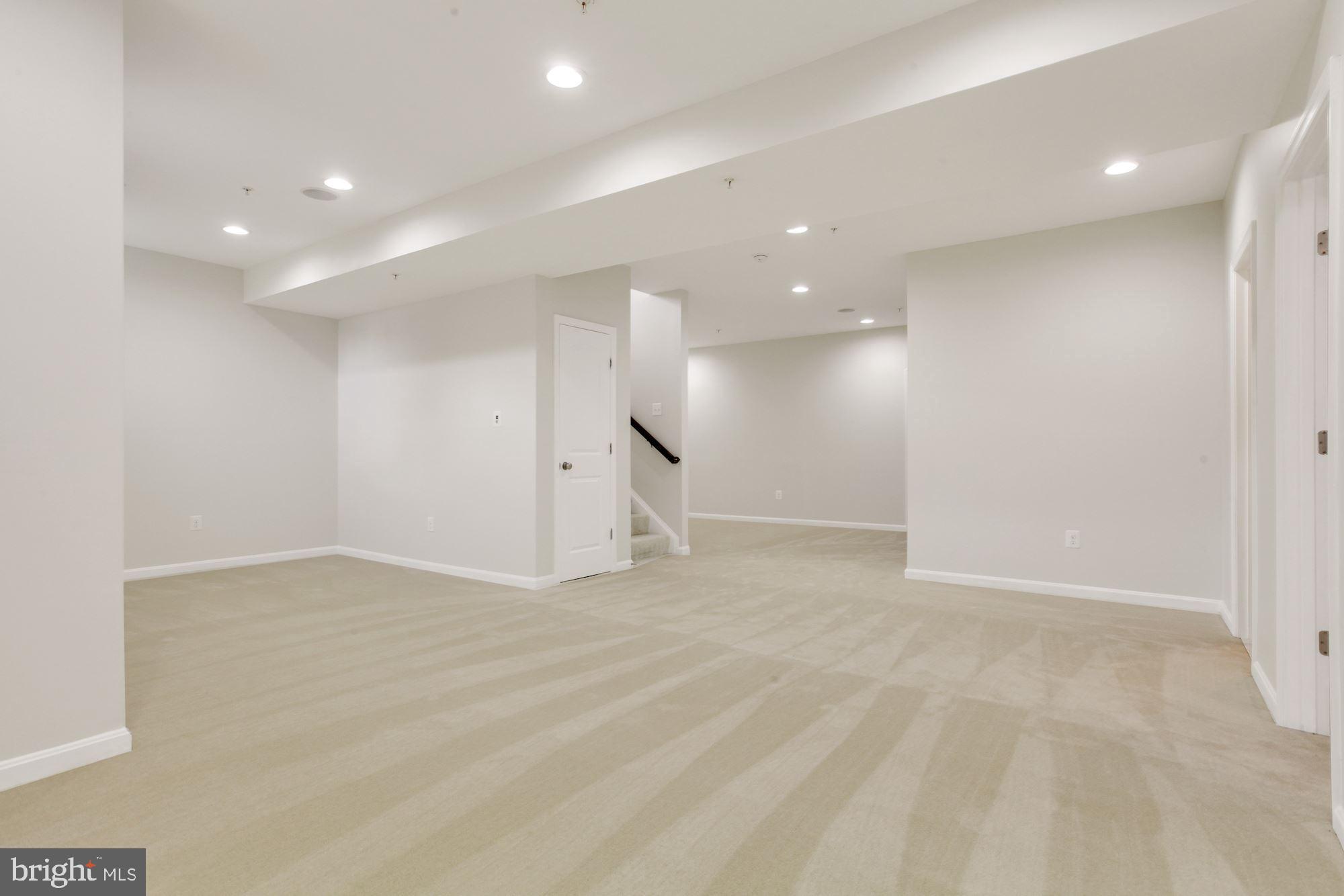 WOODMORE TOWNE CENTRE - Residential