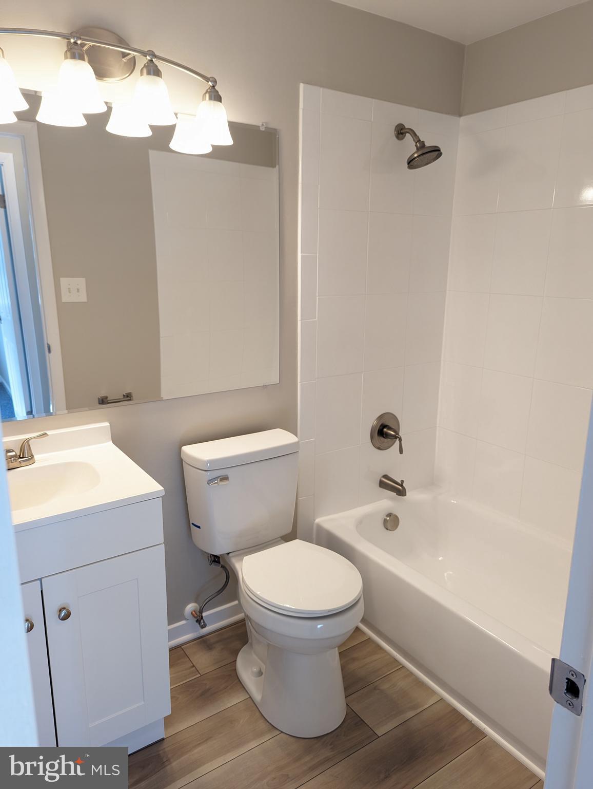 CROFTON SQUARE - Residential