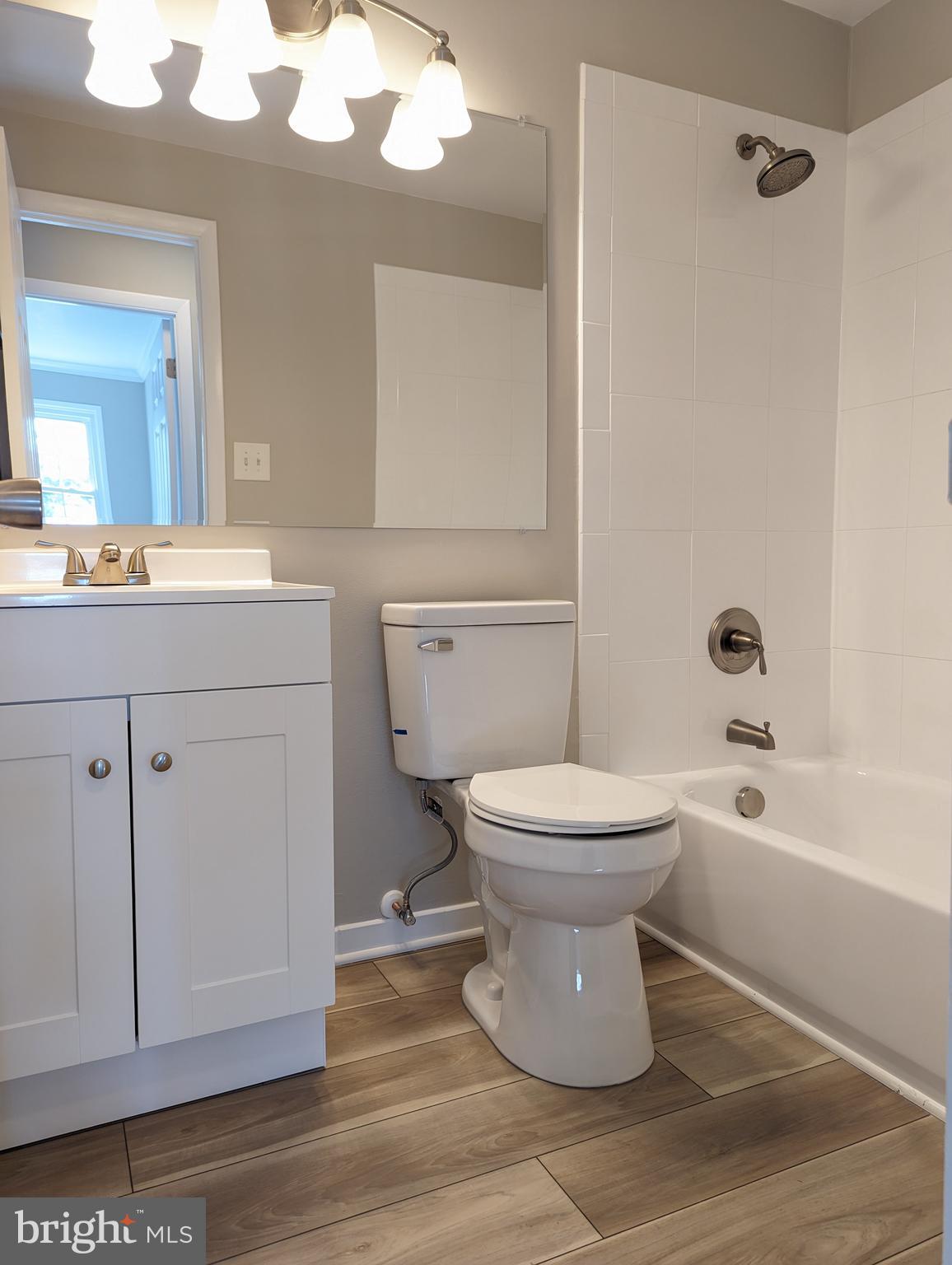 CROFTON SQUARE - Residential