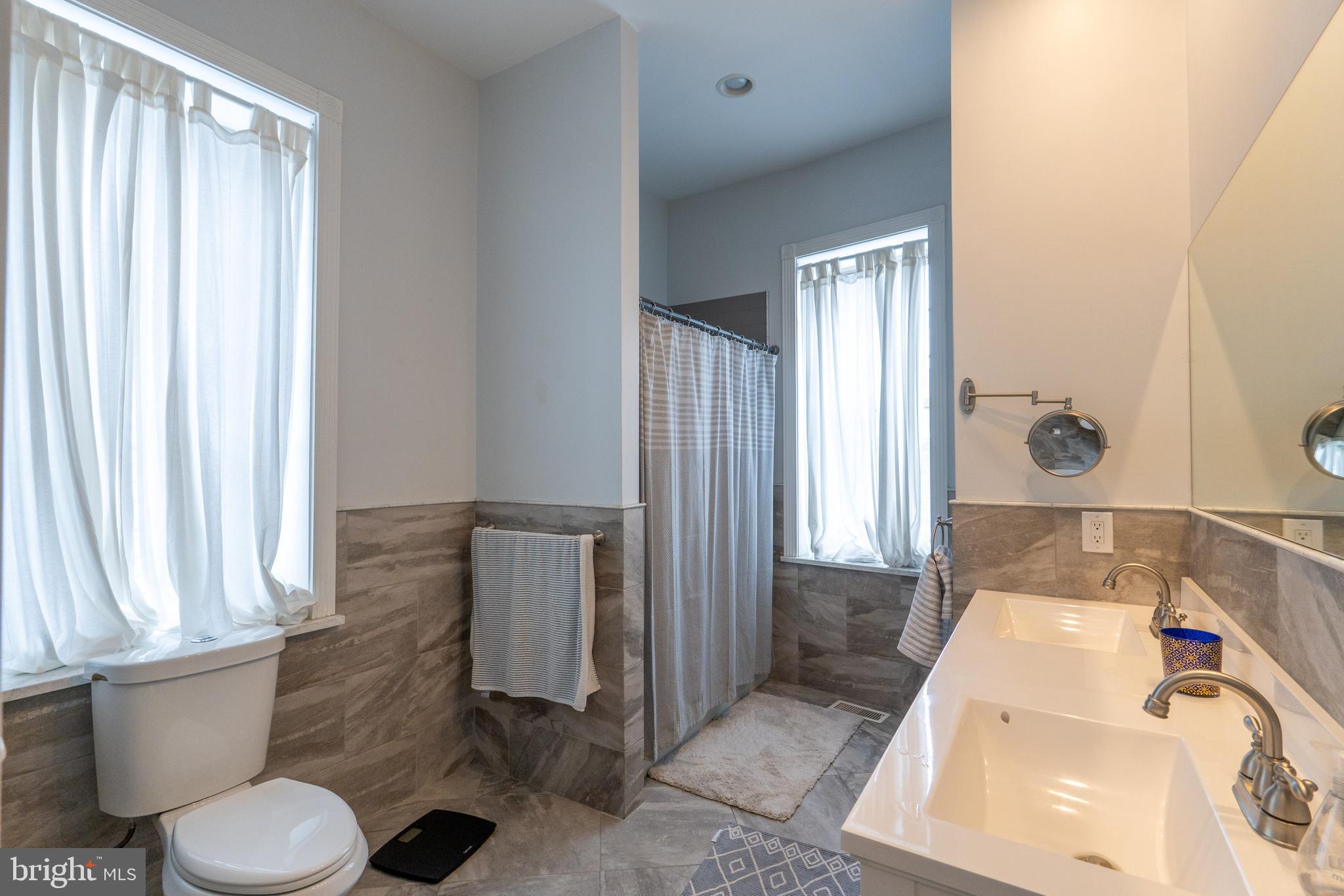 BELLA VISTA - Residential Lease