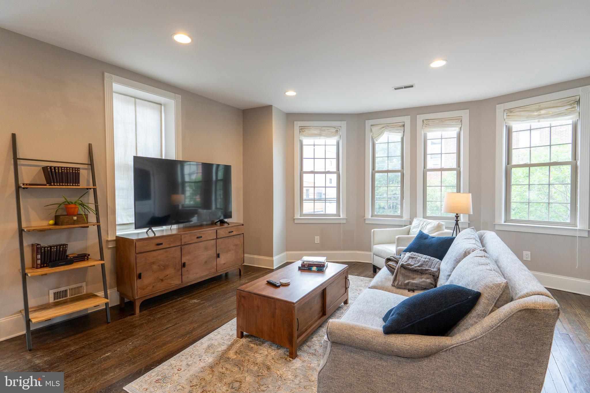 BELLA VISTA - Residential Lease