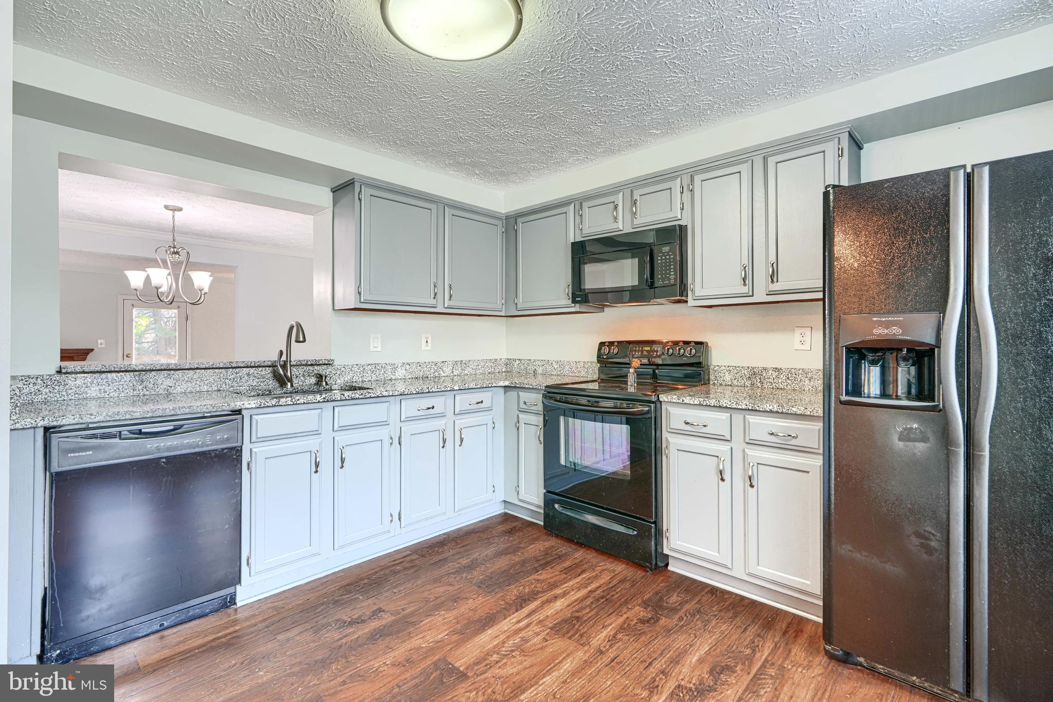 VILLAGE OF THOMAS RUN - Residential