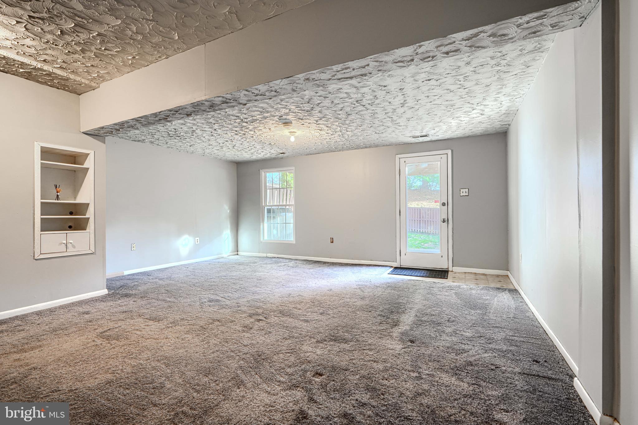 VILLAGE OF THOMAS RUN - Residential