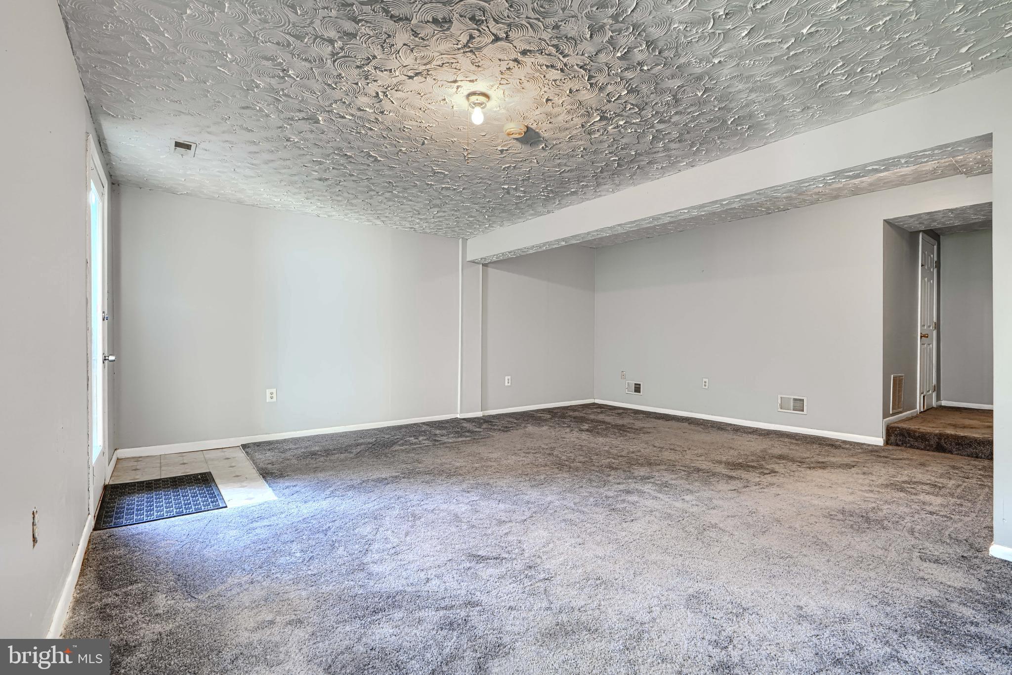 VILLAGE OF THOMAS RUN - Residential