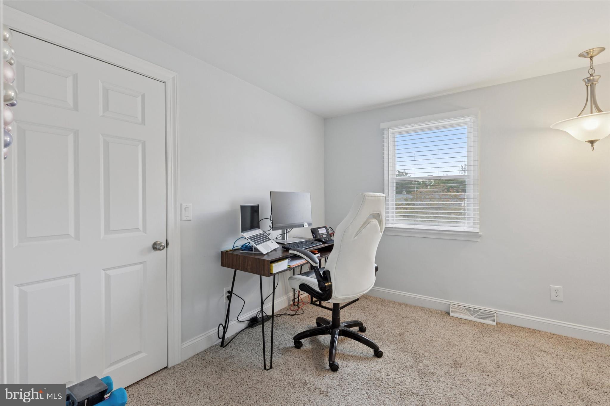 MONTGOMERY HILL - Residential