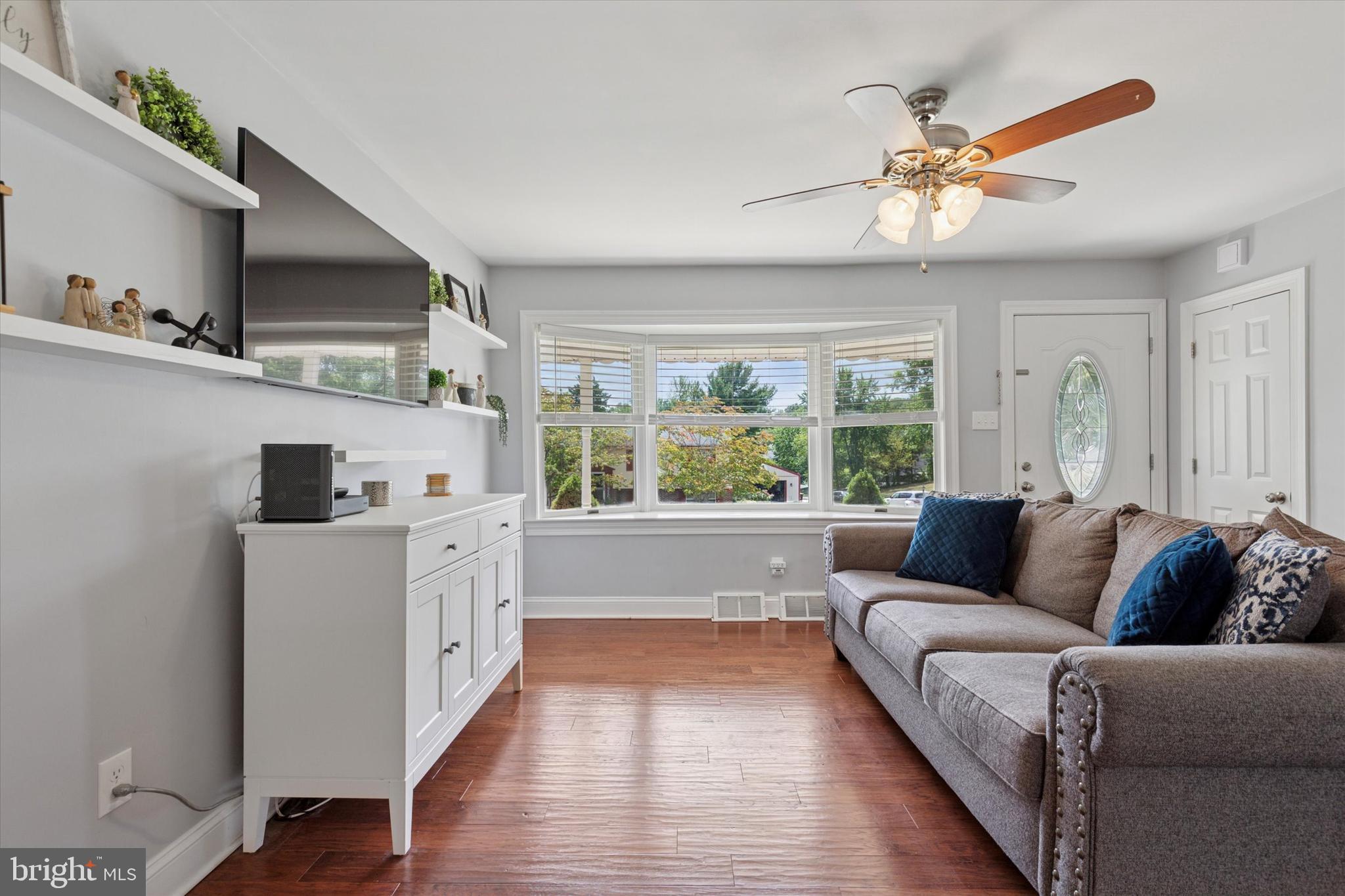 MONTGOMERY HILL - Residential