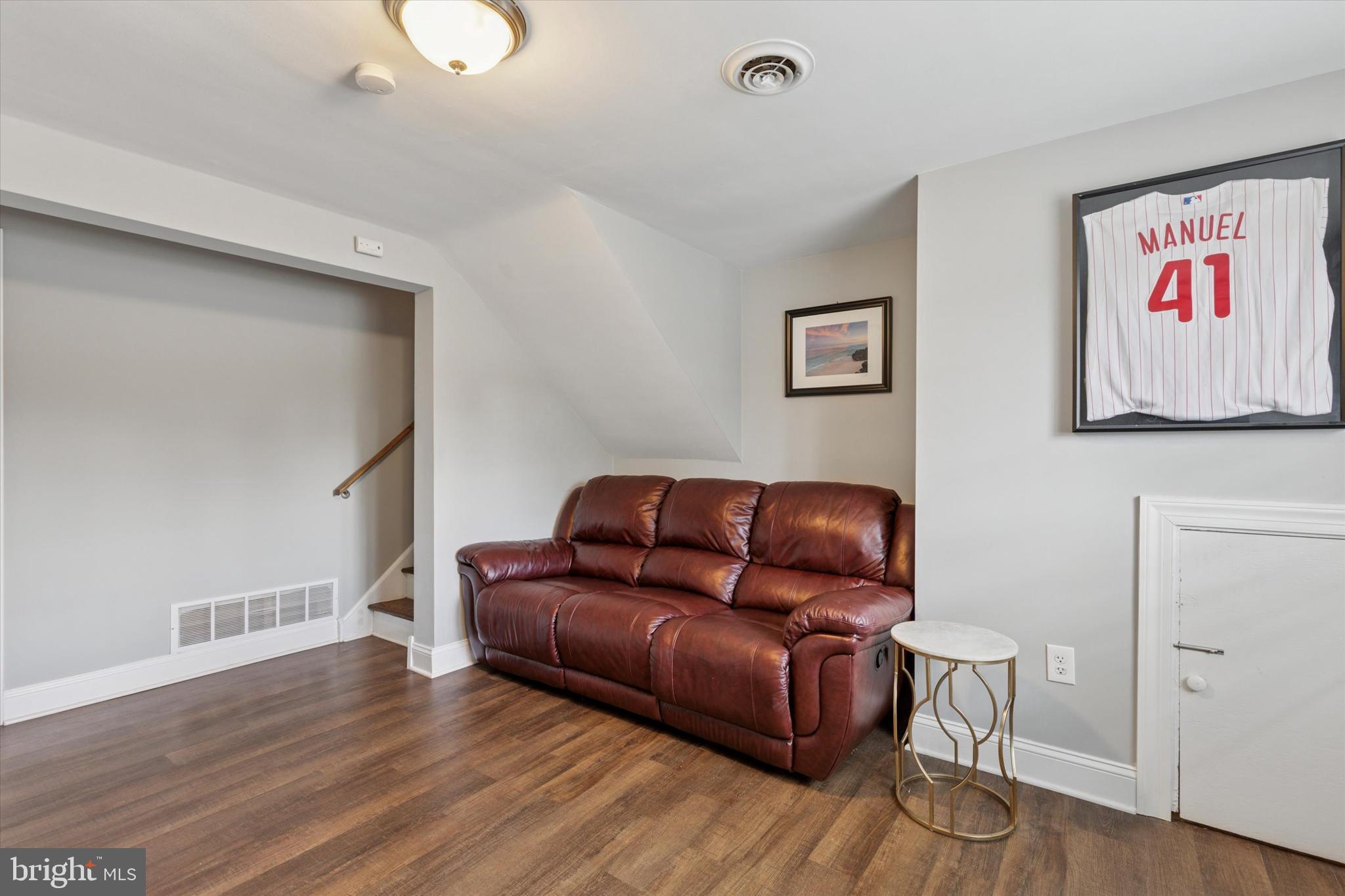 MONTGOMERY HILL - Residential