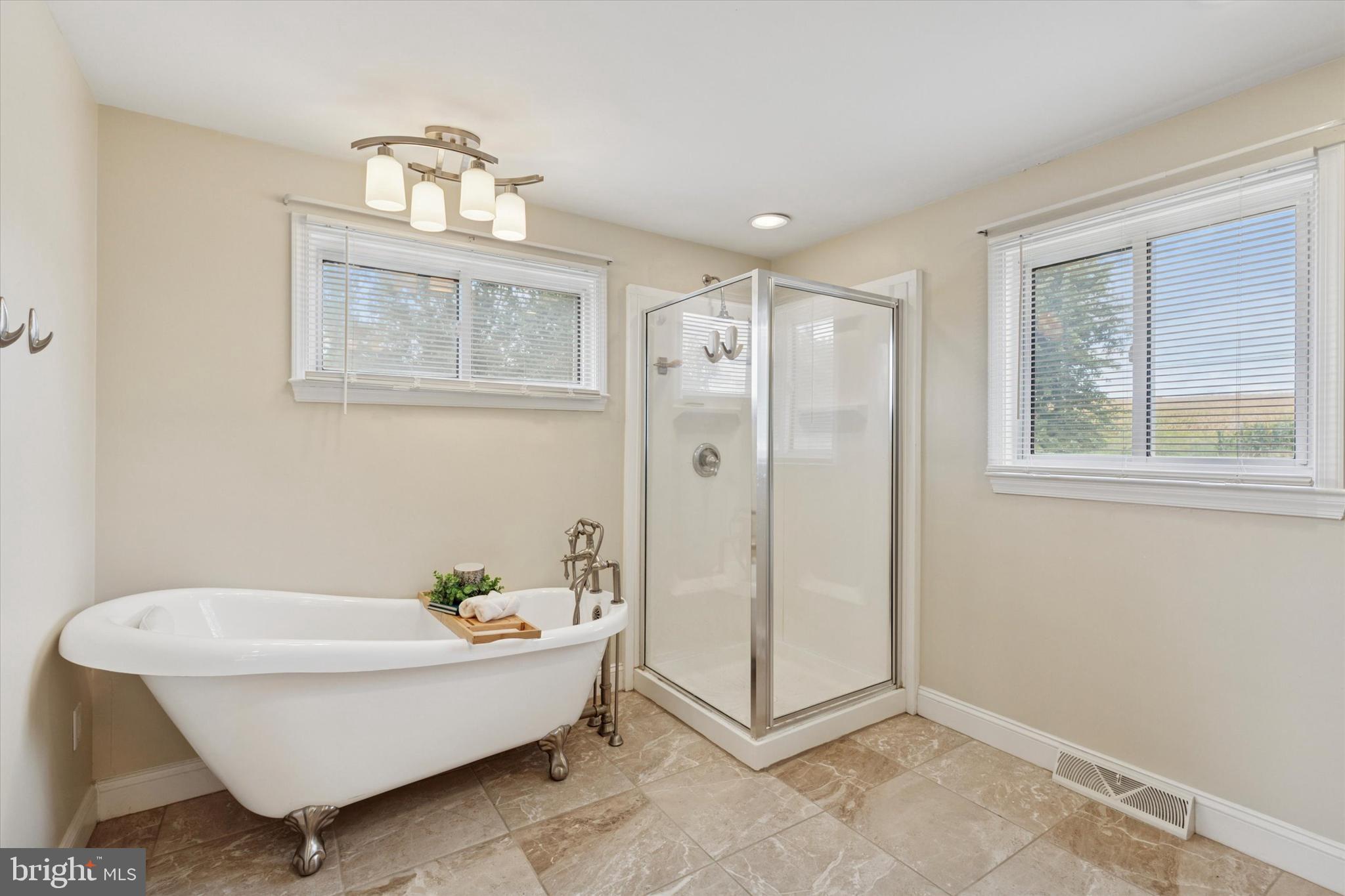 MONTGOMERY HILL - Residential