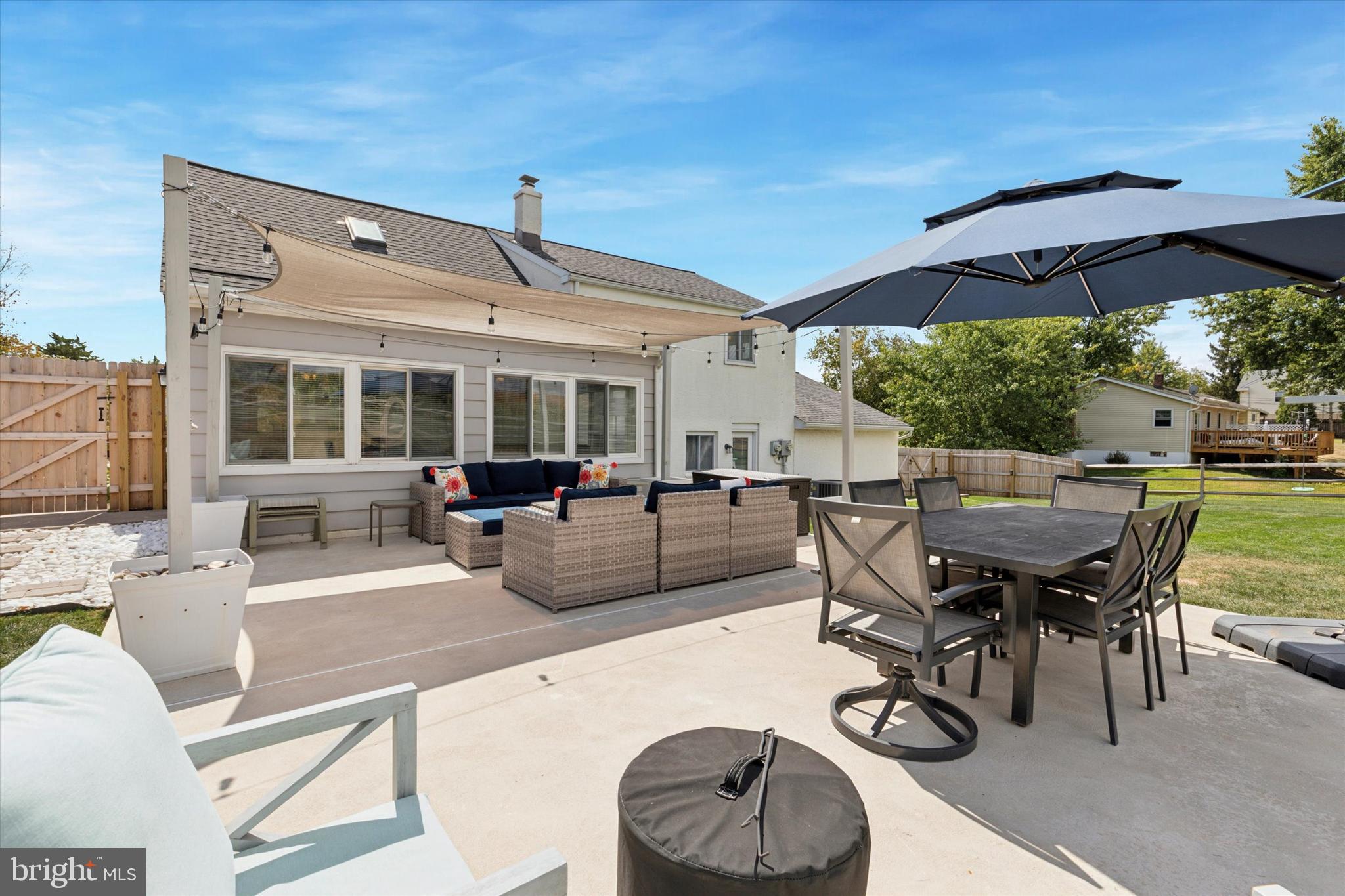 MONTGOMERY HILL - Residential