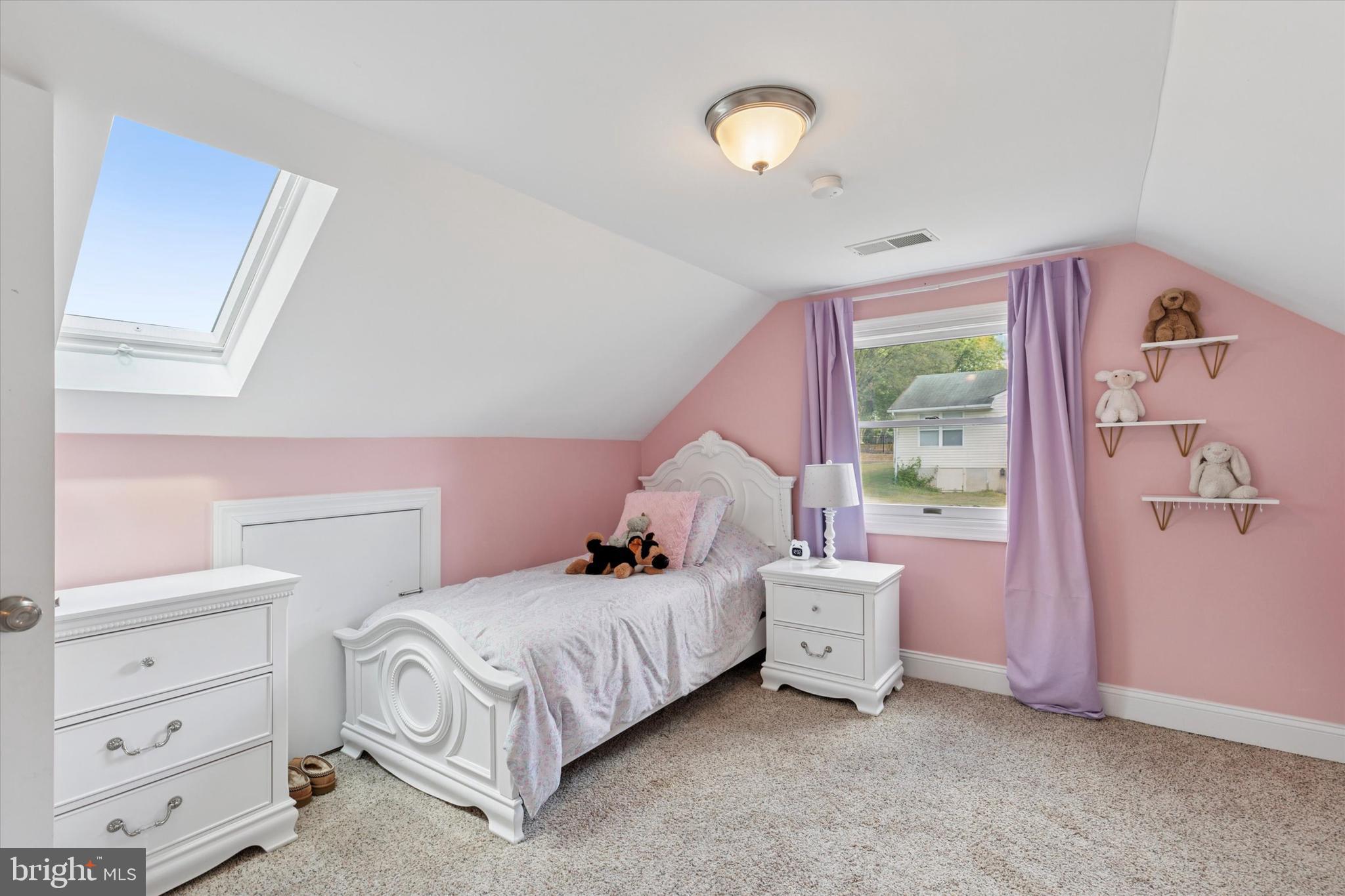 MONTGOMERY HILL - Residential