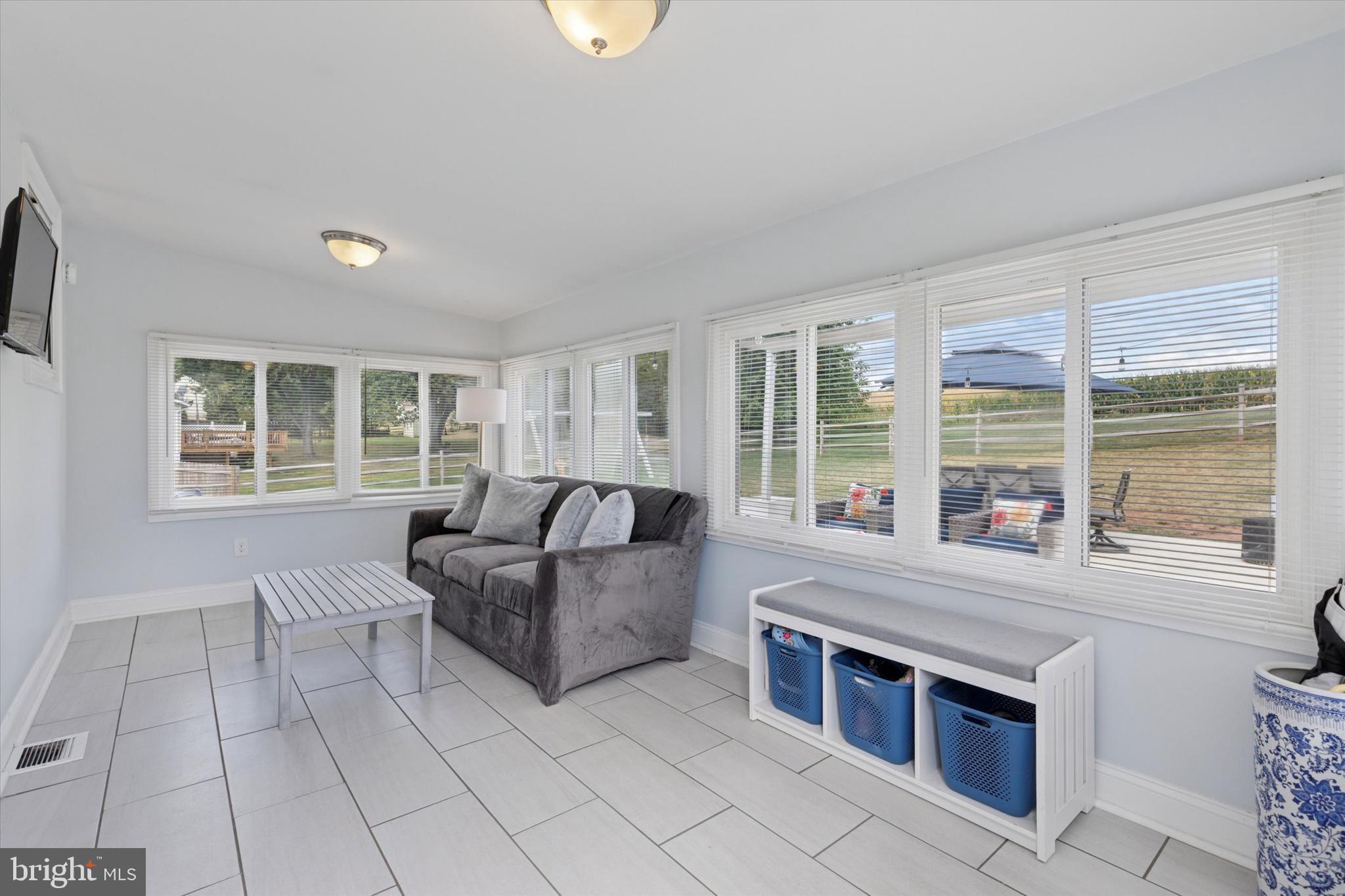 MONTGOMERY HILL - Residential