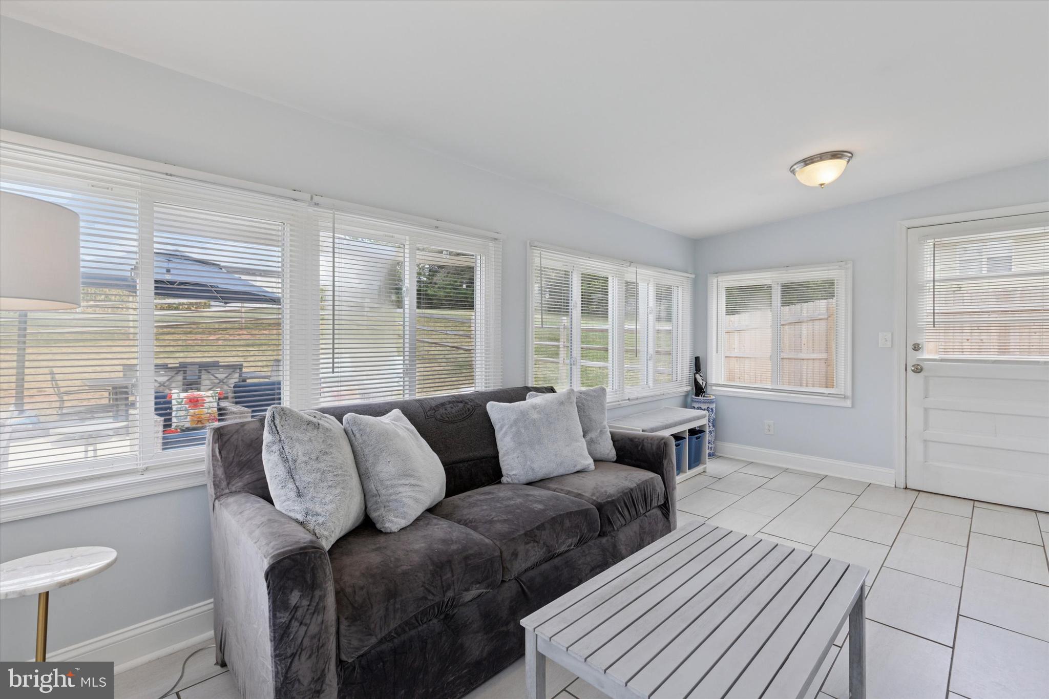 MONTGOMERY HILL - Residential