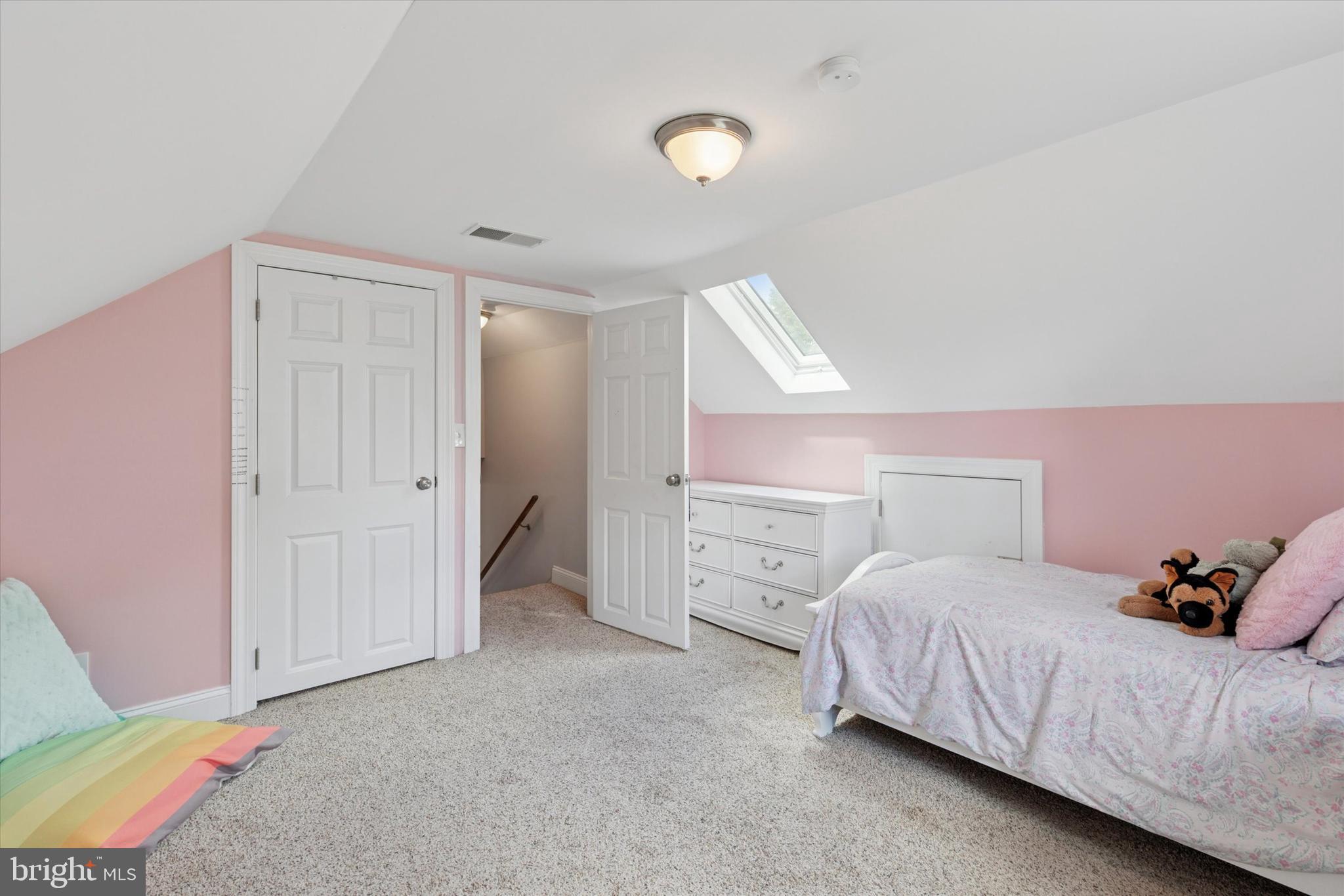 MONTGOMERY HILL - Residential