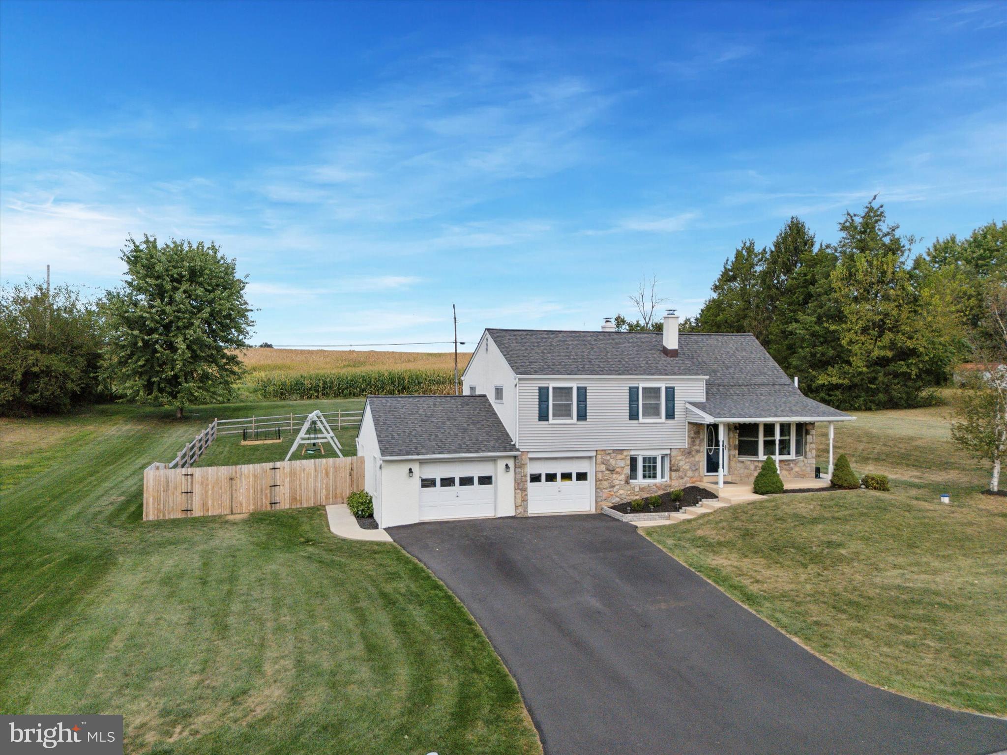 MONTGOMERY HILL - Residential