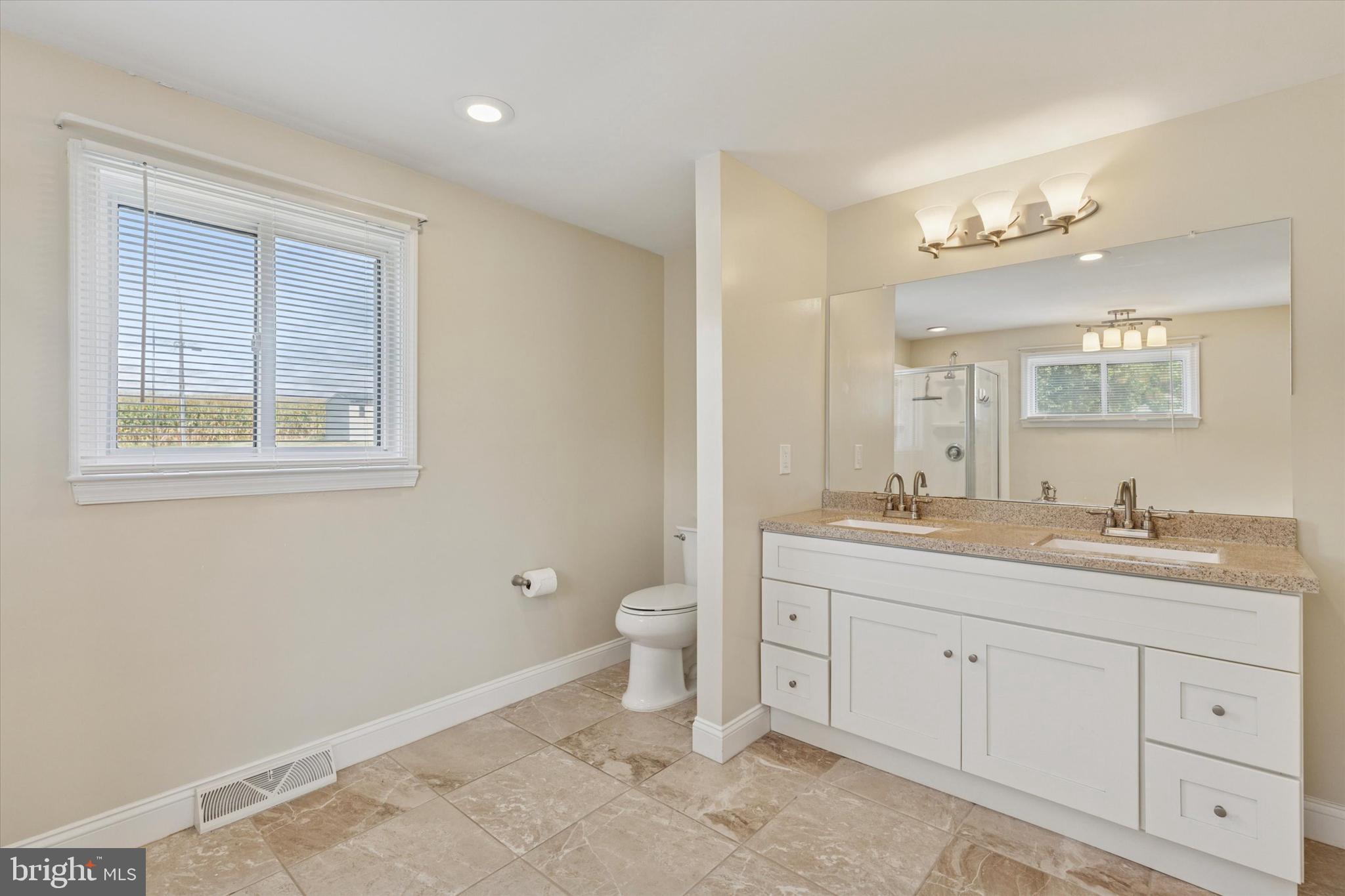 MONTGOMERY HILL - Residential