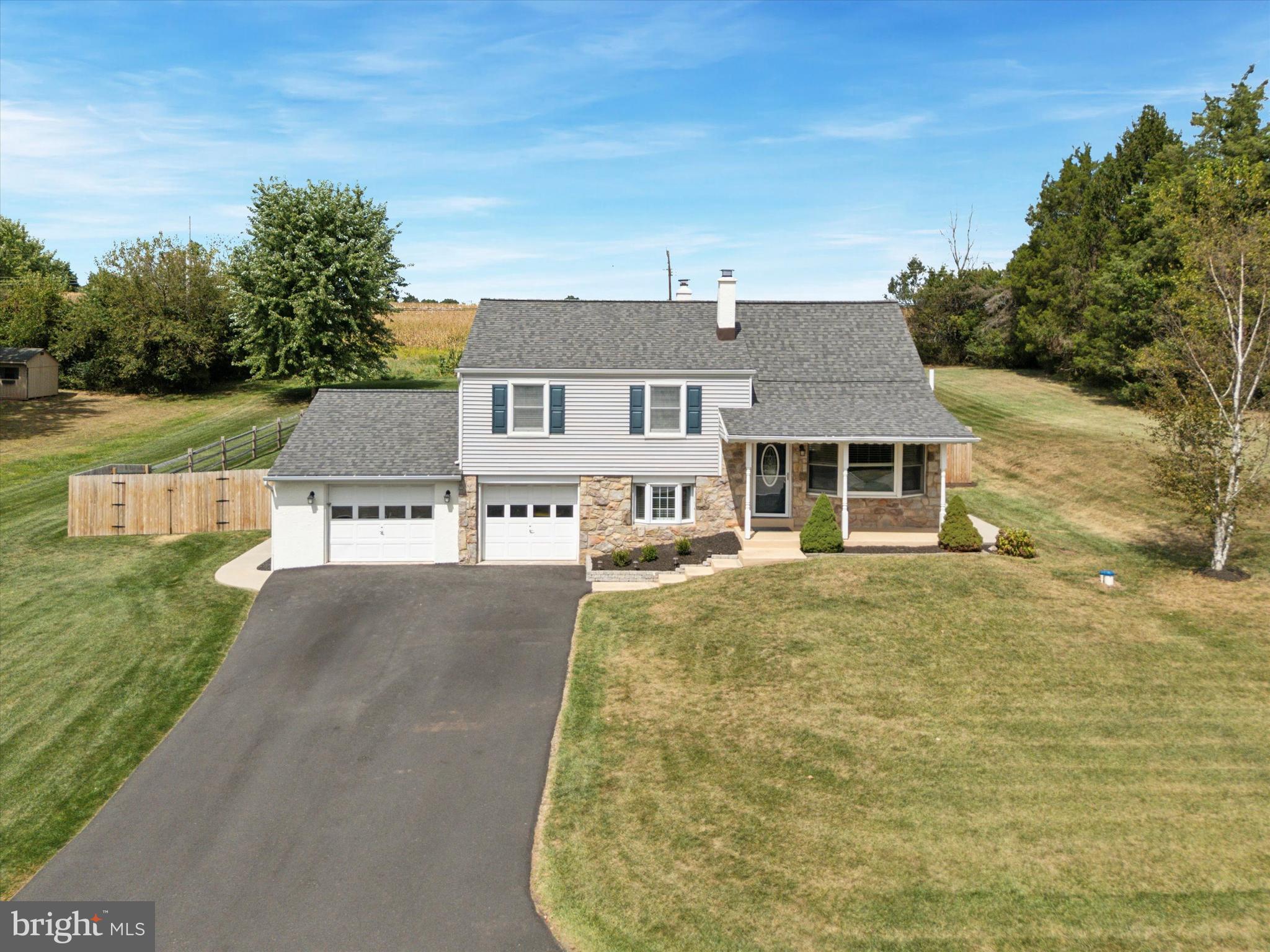 MONTGOMERY HILL - Residential