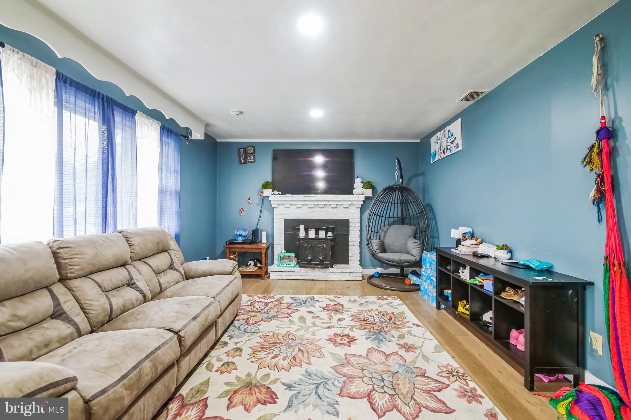 323 RUSSELCROFT ROAD