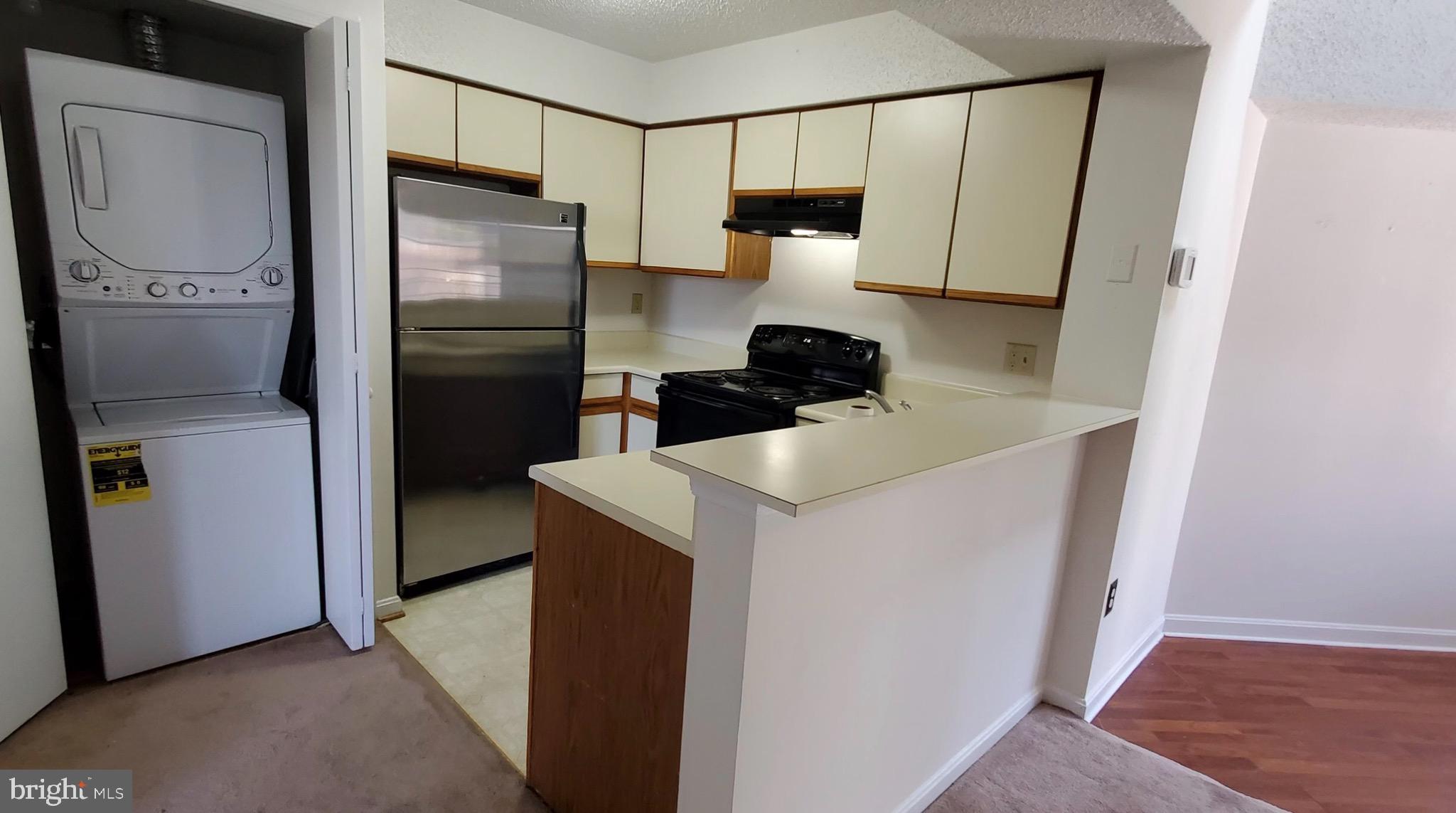 THE TIERS OF LAUREL LAKE - Residential Lease