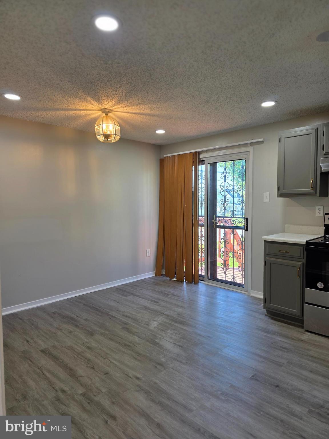 WEST ARLINGTON - Residential