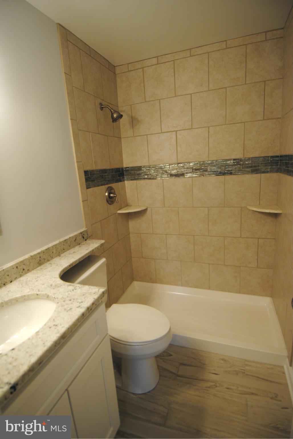 COUNTRY CLUB ESTATES - Residential