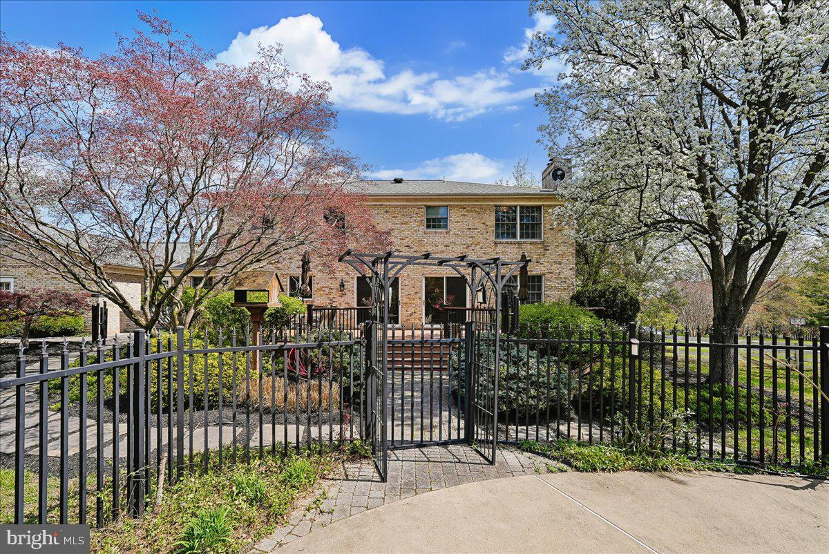 MOUNT PLEASANT - Residential