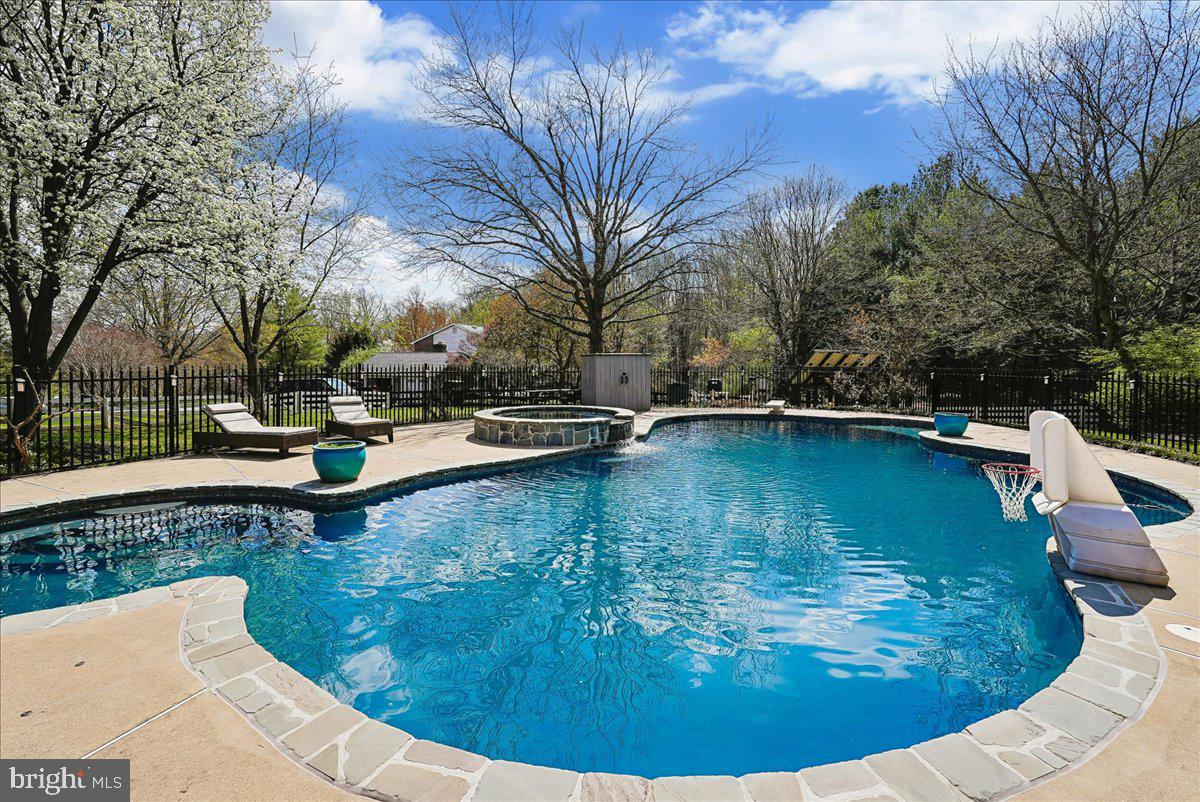 MOUNT PLEASANT - Residential