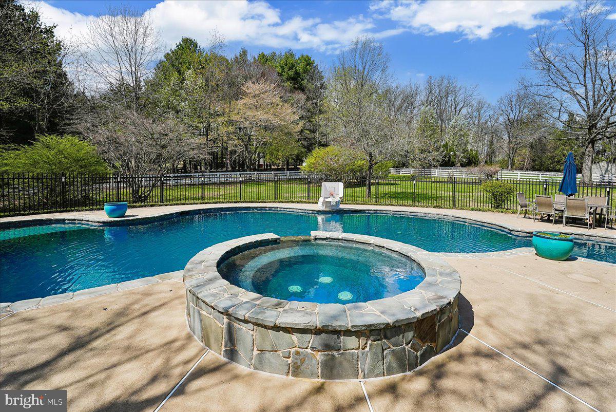 MOUNT PLEASANT - Residential