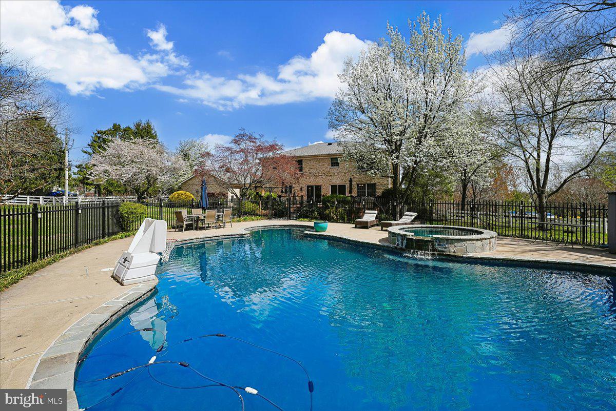 MOUNT PLEASANT - Residential