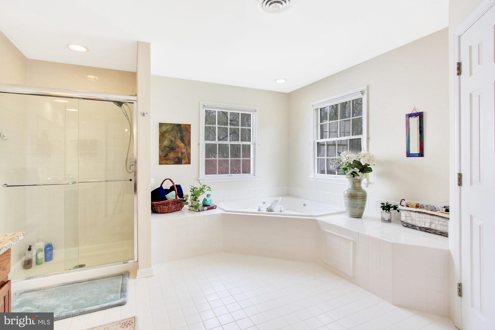 SADDLE RIDGE - Residential