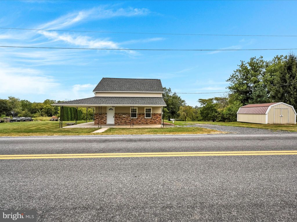 Photo of 31 E Rosebud Road, MYERSTOWN, PA 17067 (MLS # PALN2023100)