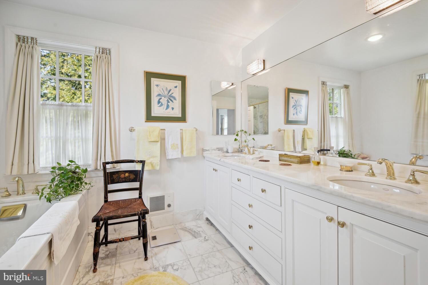 KENWOOD - Residential