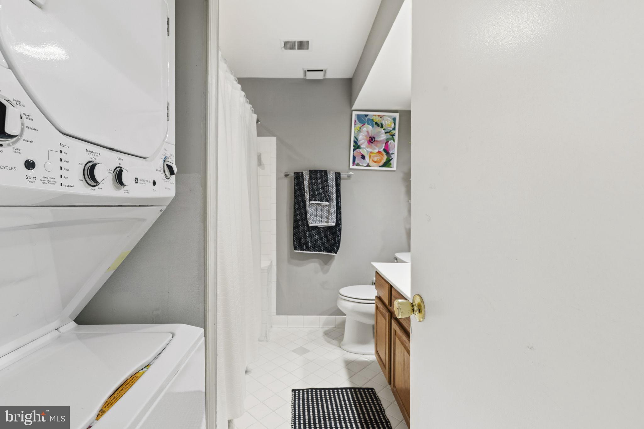 BRIDGEPORT CONDO PHASE 3 - Residential