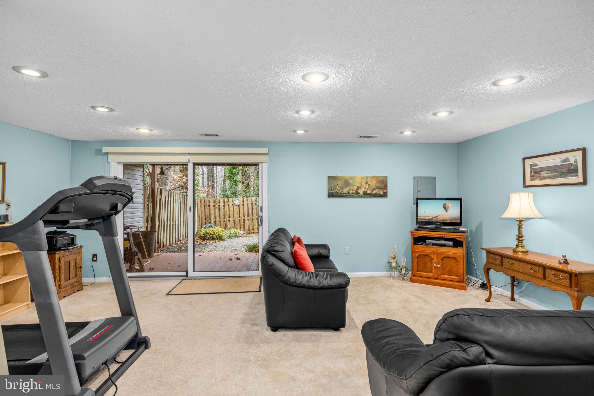 LAKE BRADDOCK - Residential