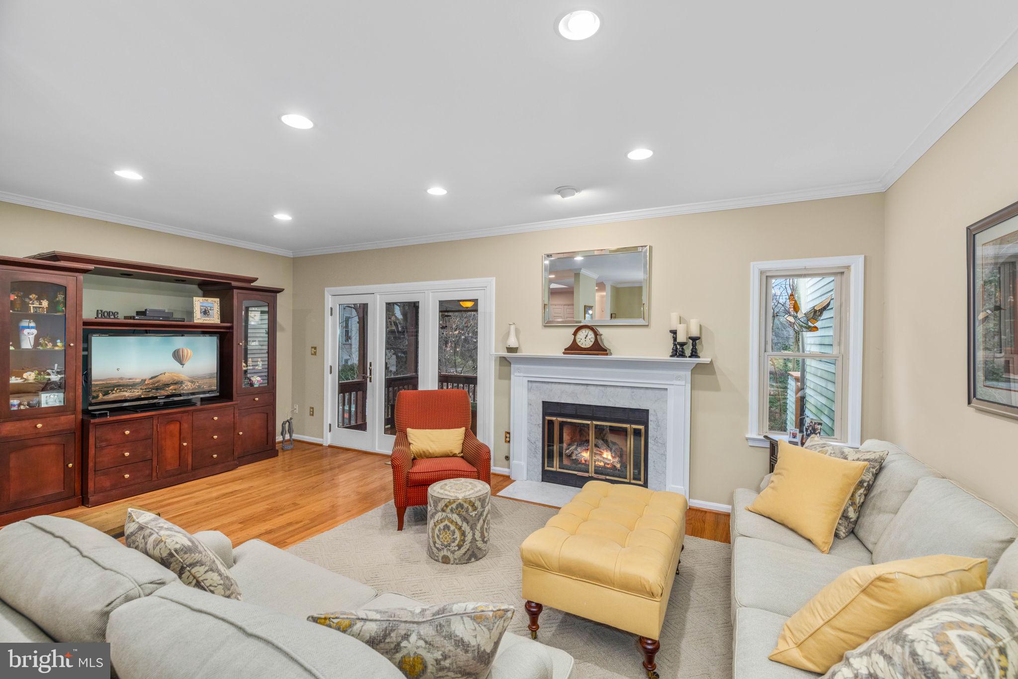 LAKE BRADDOCK - Residential