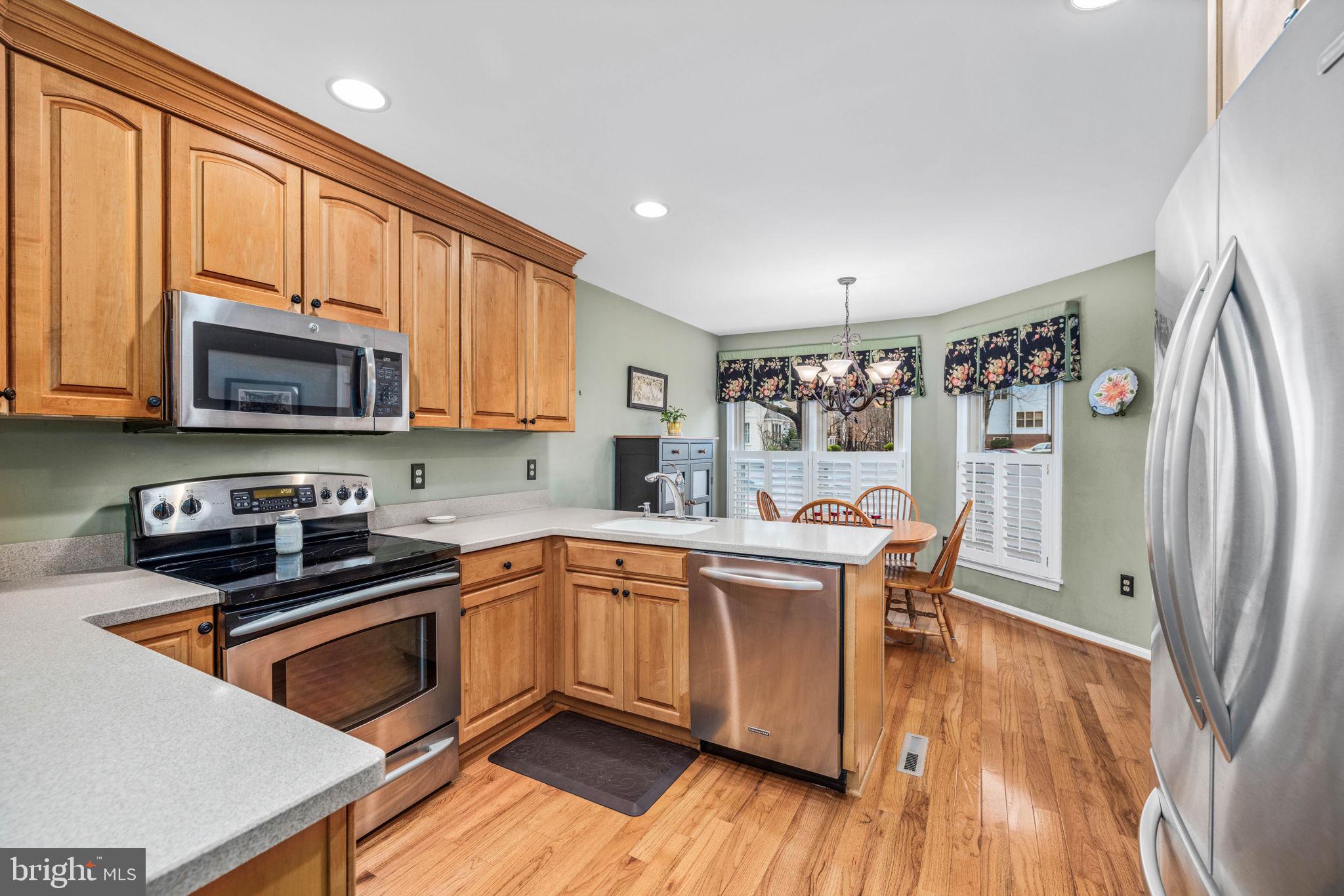 LAKE BRADDOCK - Residential