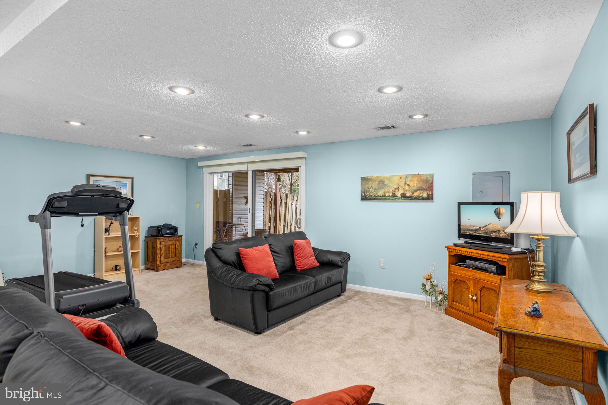 LAKE BRADDOCK - Residential