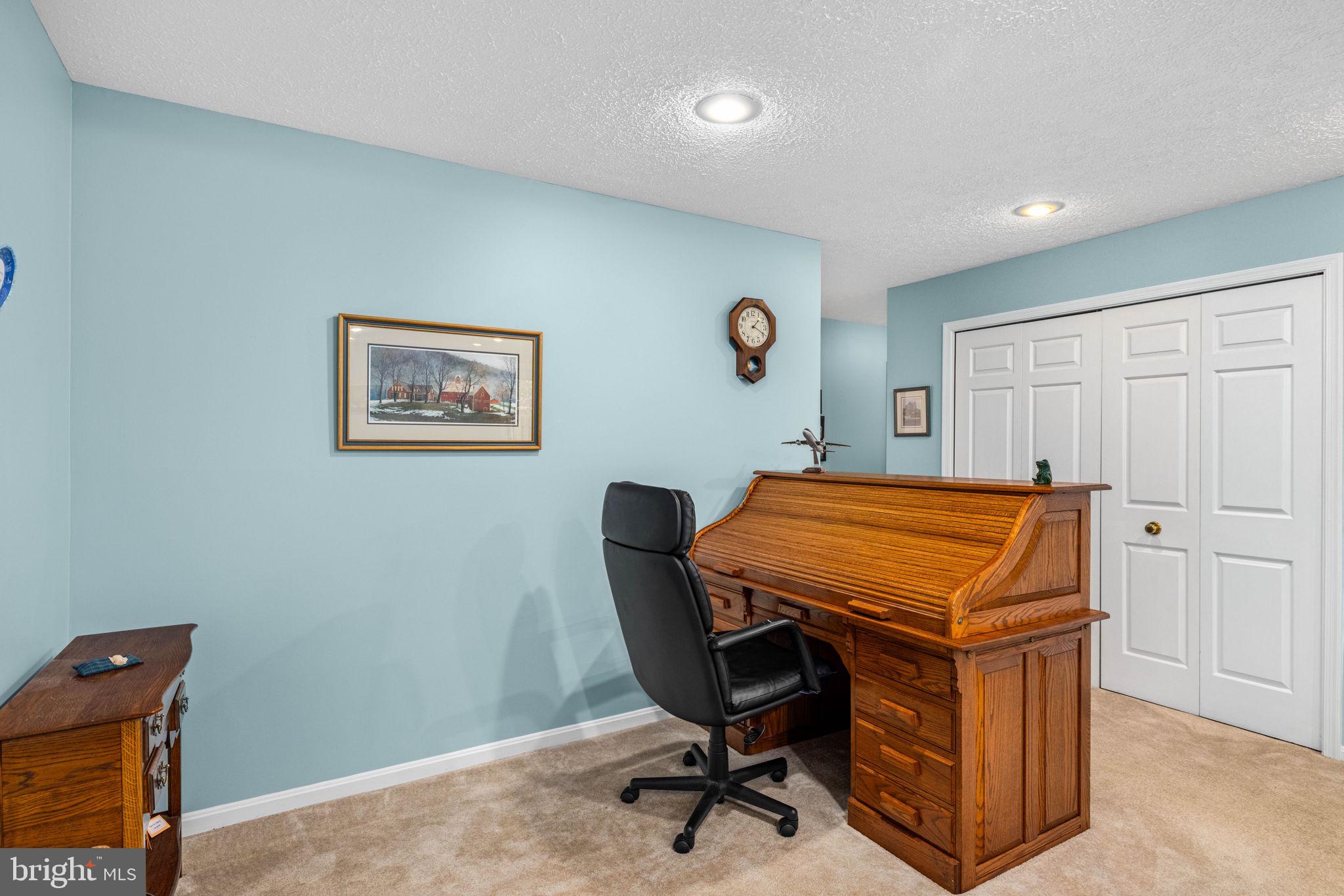 LAKE BRADDOCK - Residential