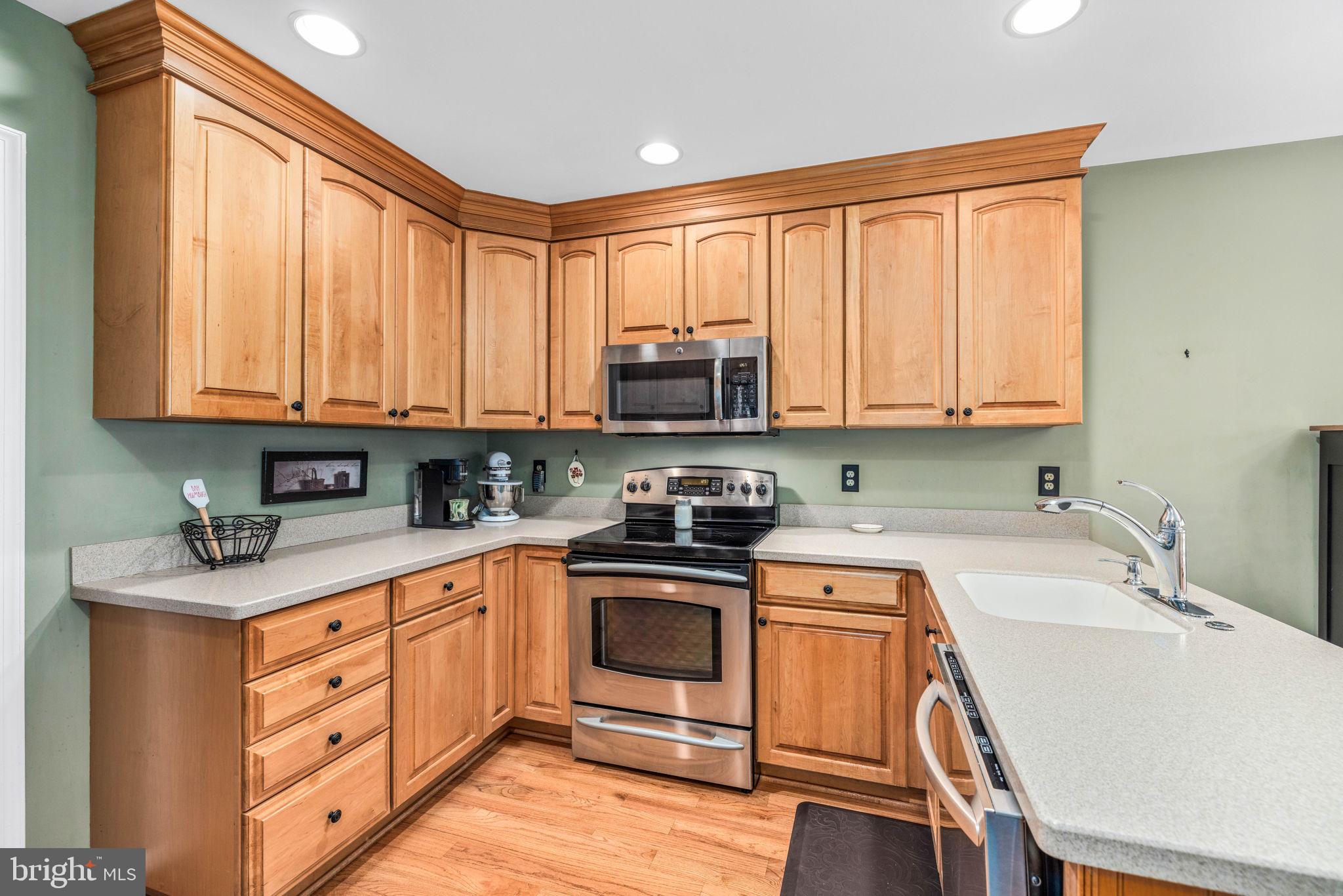 LAKE BRADDOCK - Residential