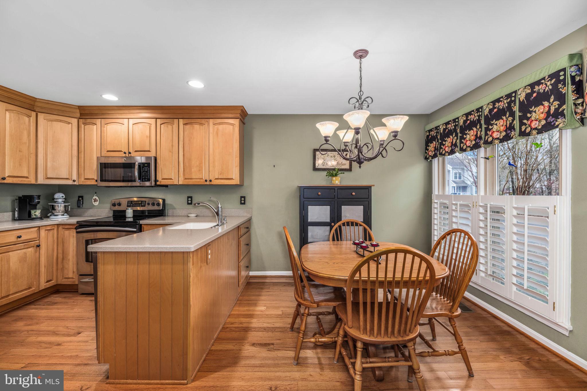 LAKE BRADDOCK - Residential