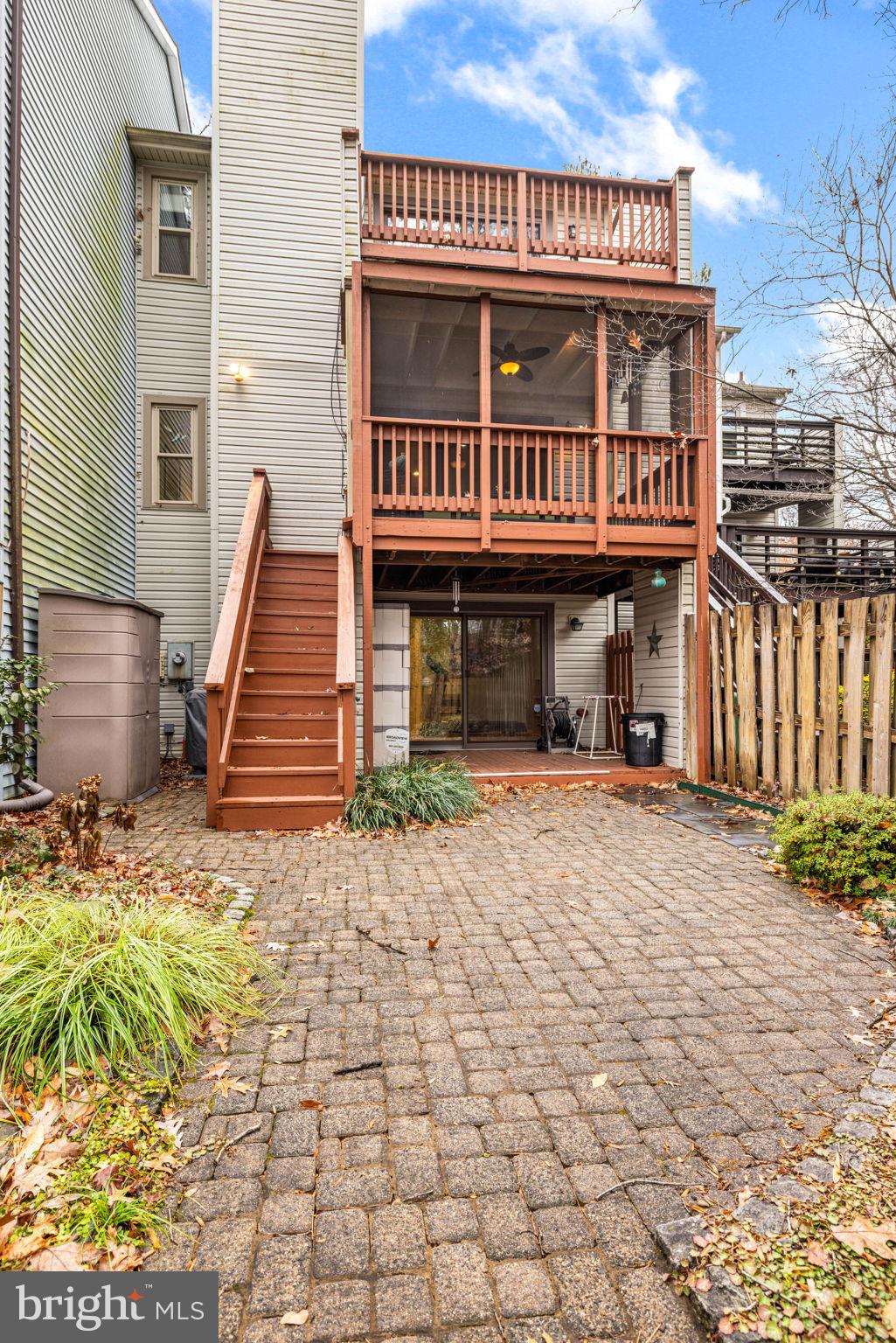 LAKE BRADDOCK - Residential