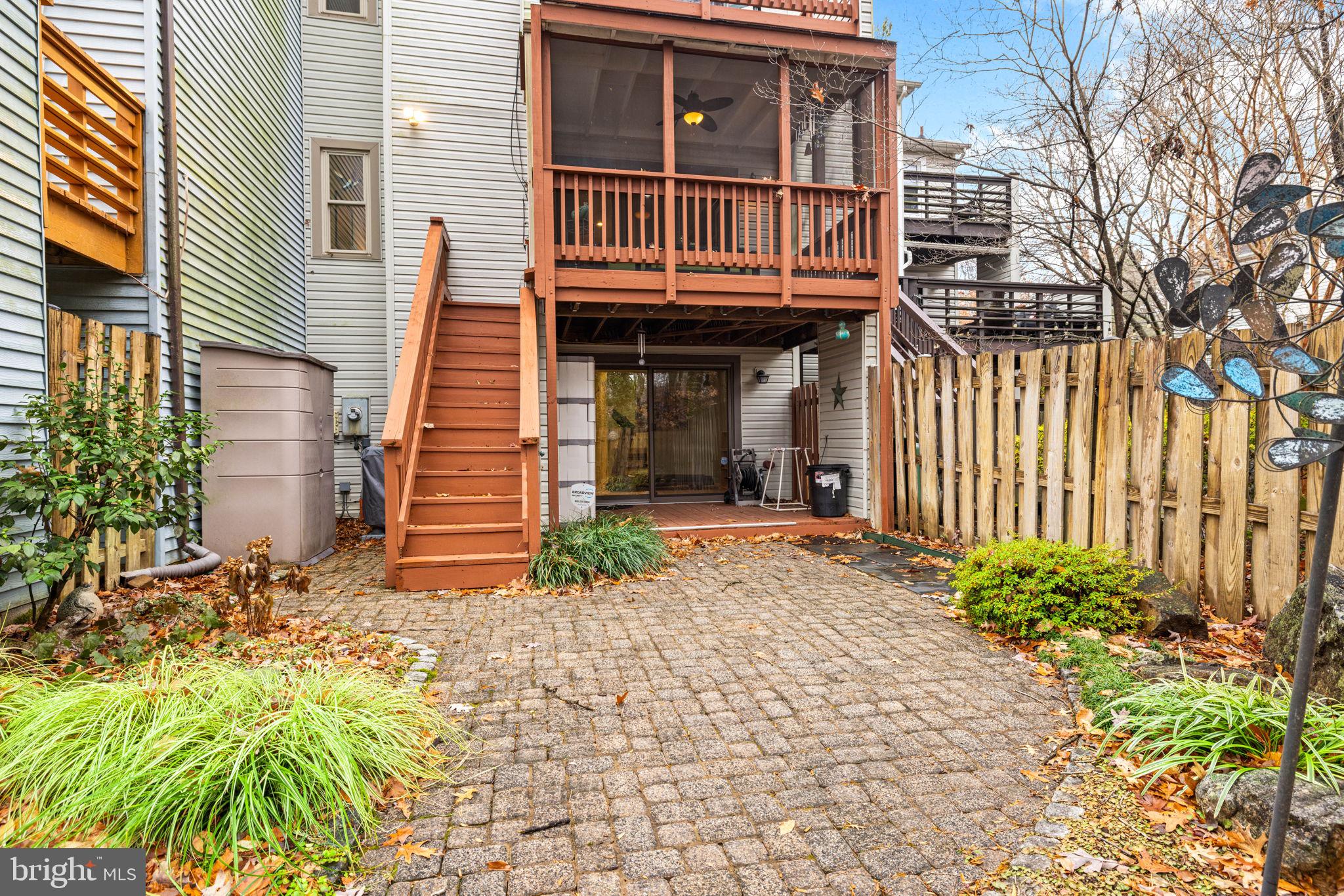 LAKE BRADDOCK - Residential