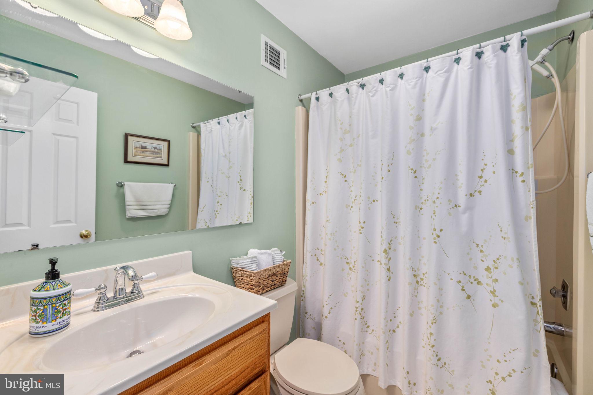 LAKE BRADDOCK - Residential