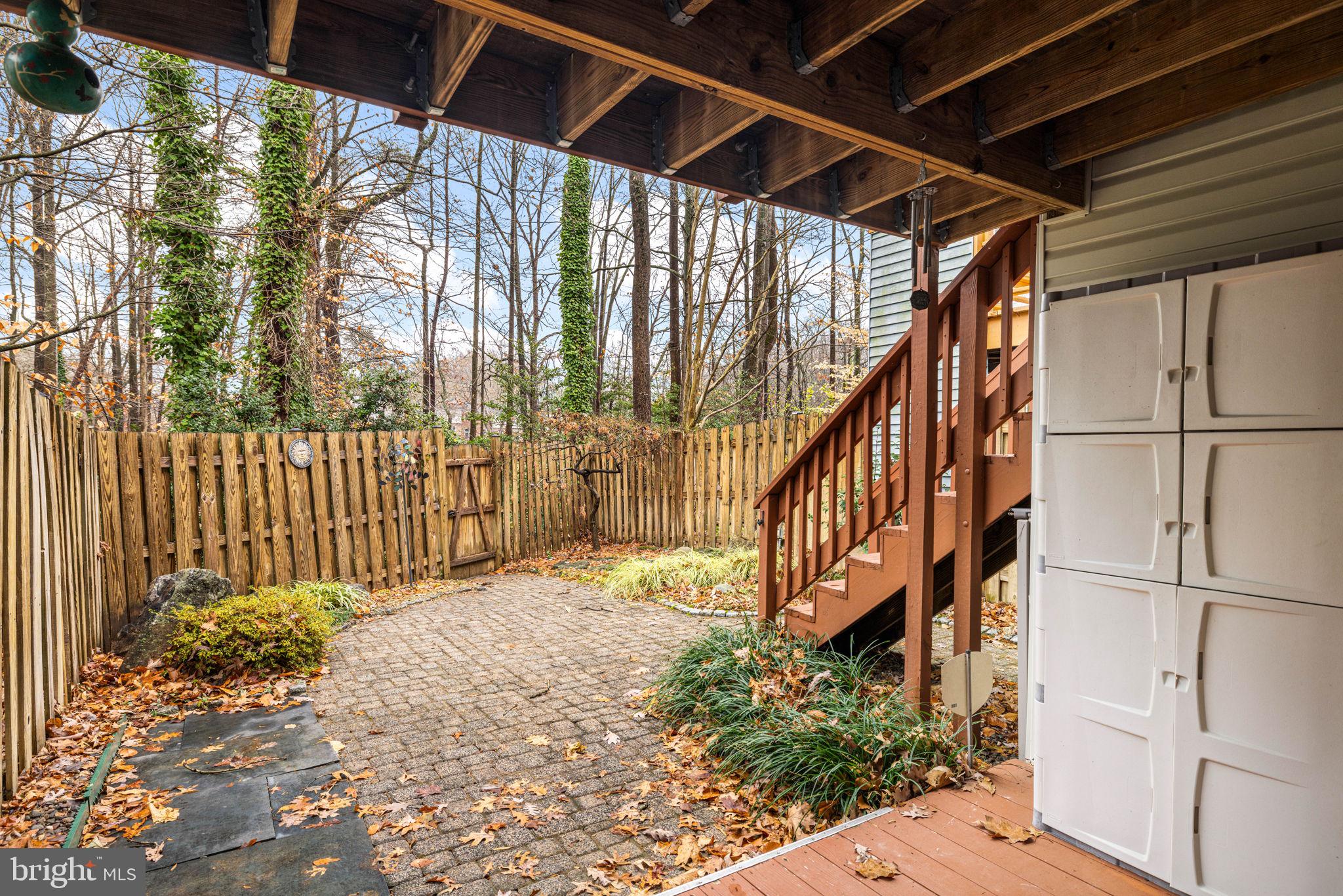 LAKE BRADDOCK - Residential